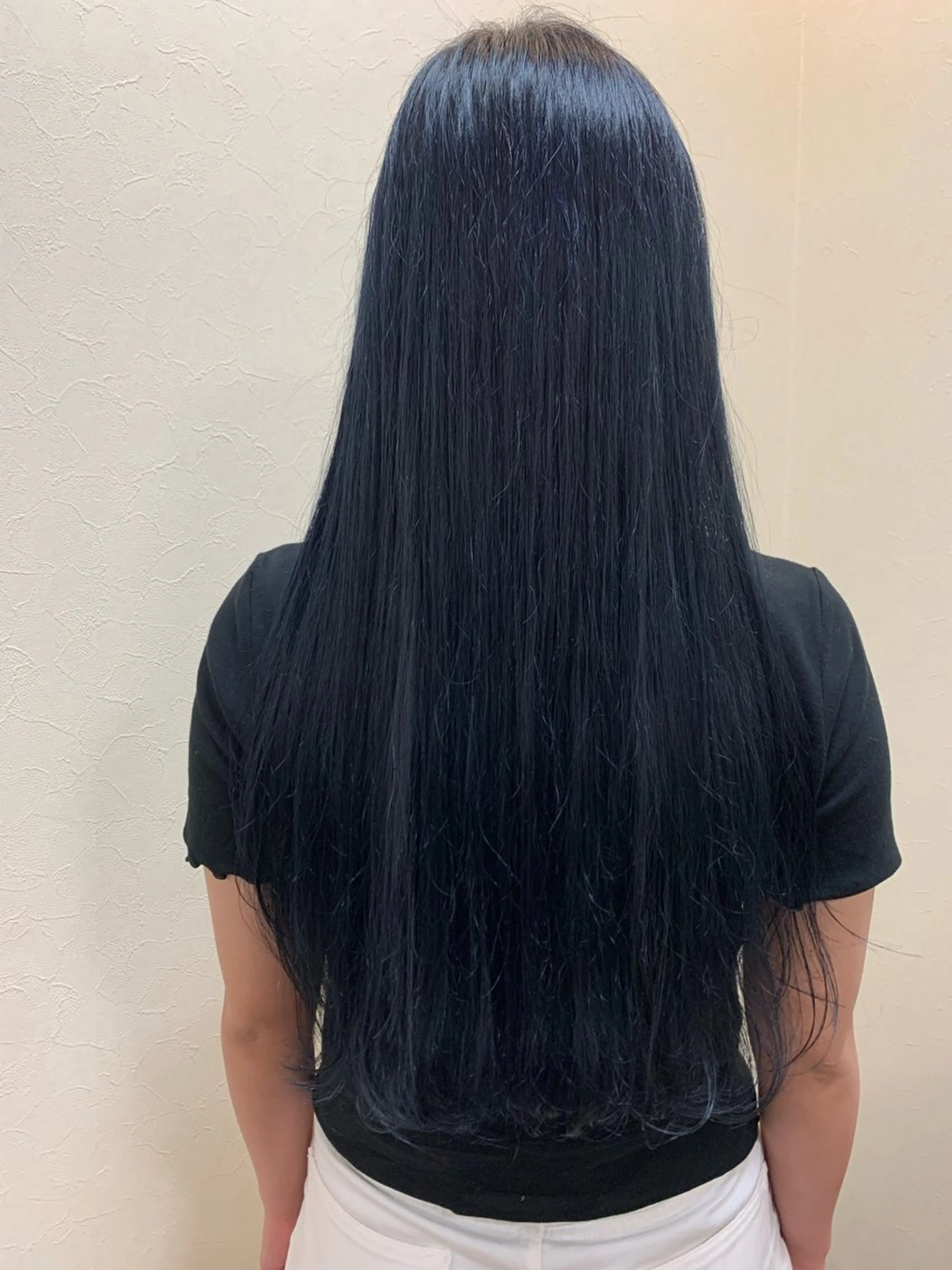 ロング カラー 黒髪 ブルーカラー ブルーブラック 山本 純大のヘアスタイル