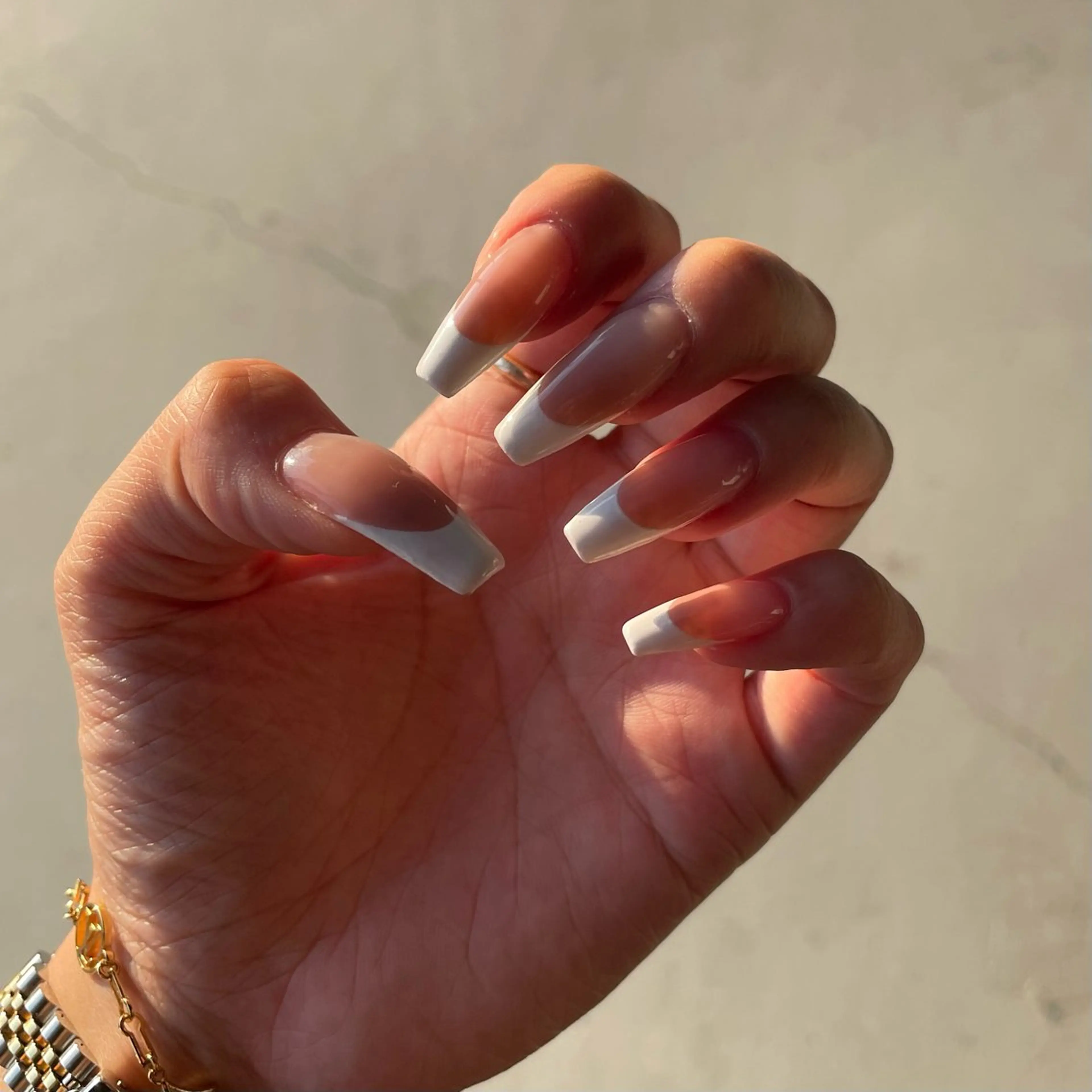 フレンチネイル／カラーグラデーション　（ベースなし）オフありの写真