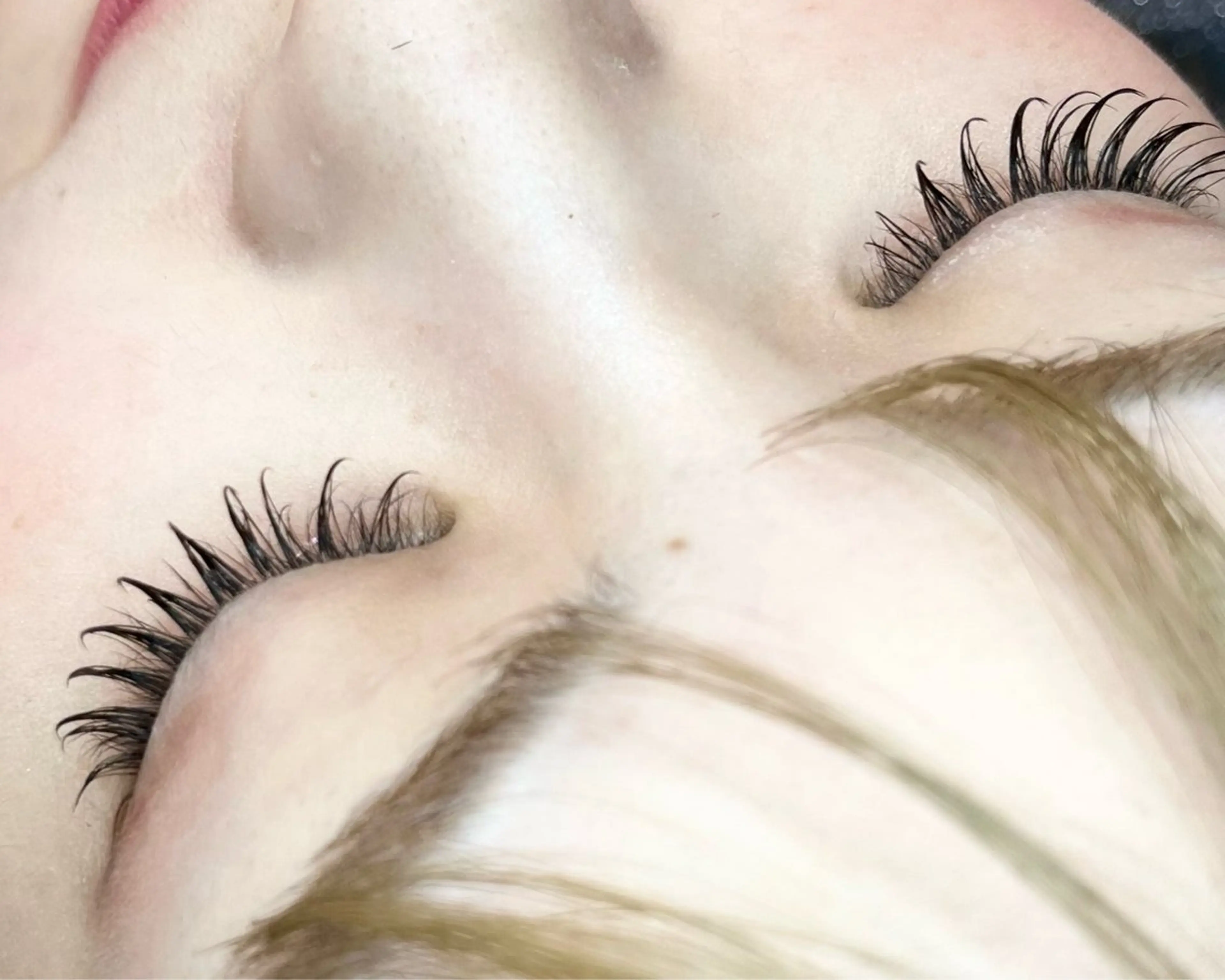 マツエク・マツパ 浅野 優衣のネイルデザイン