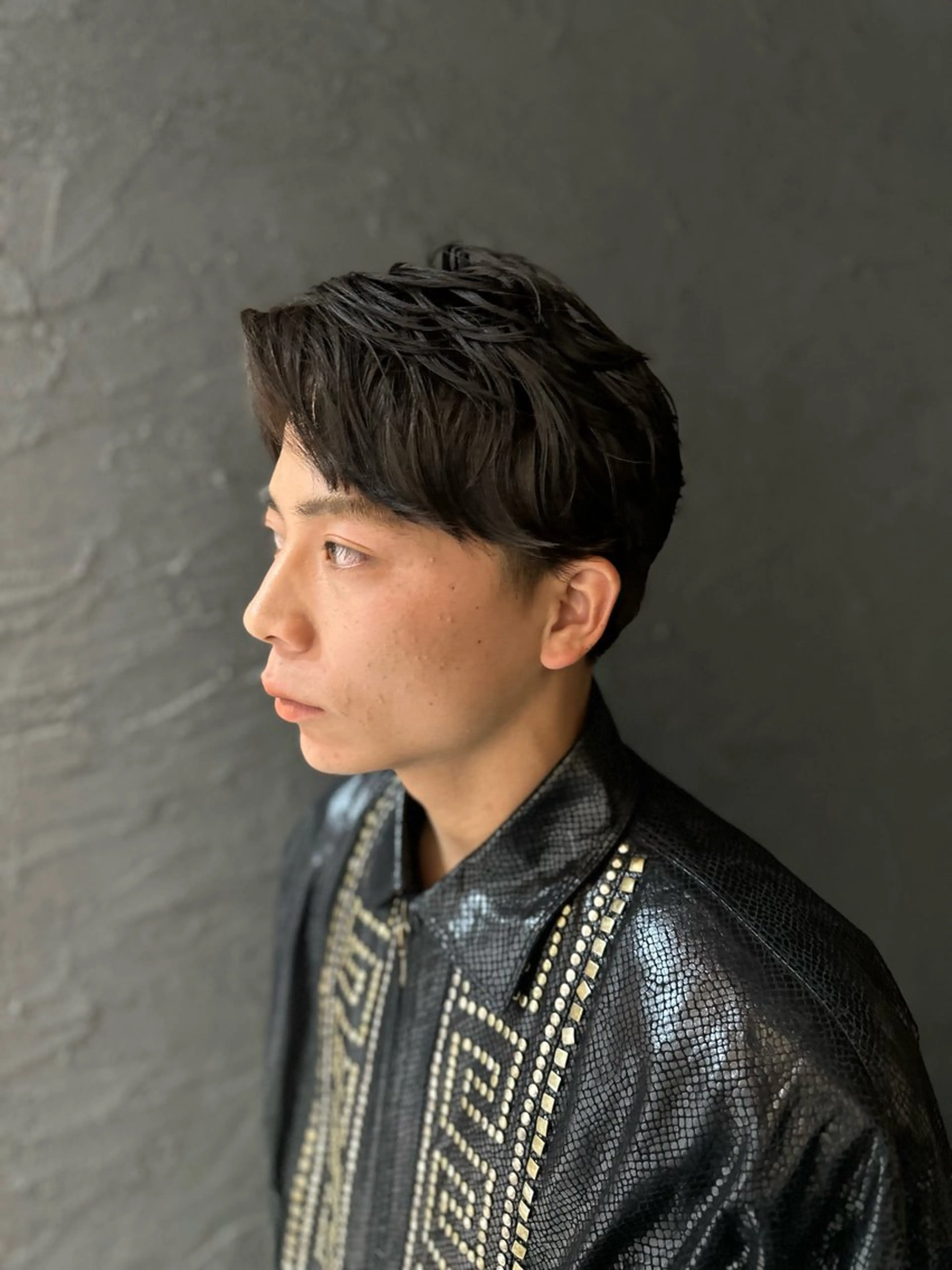 ショート パーマ メンズ ダウンパーマ フェードカット メンズ韓国風 マッシュ メンズパーマ パーマ 中嶋 紘夢のヘアスタイル