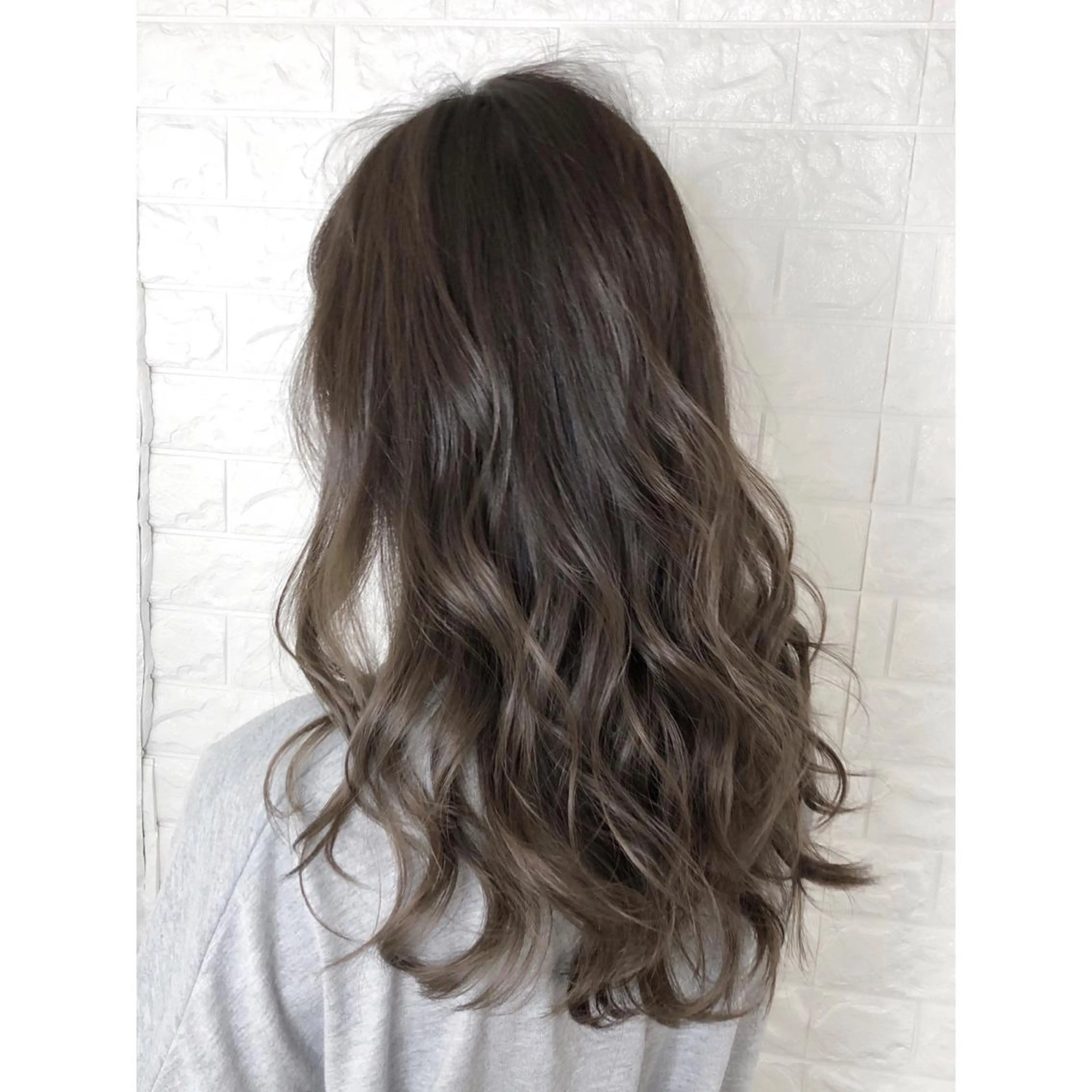セミロング カラー バレイヤージュ ブリーチ ケアブリーチ グラデーションカラー グレージュ 髪質改善特化KIZU /艶髪研究（京都）のヘアスタイル