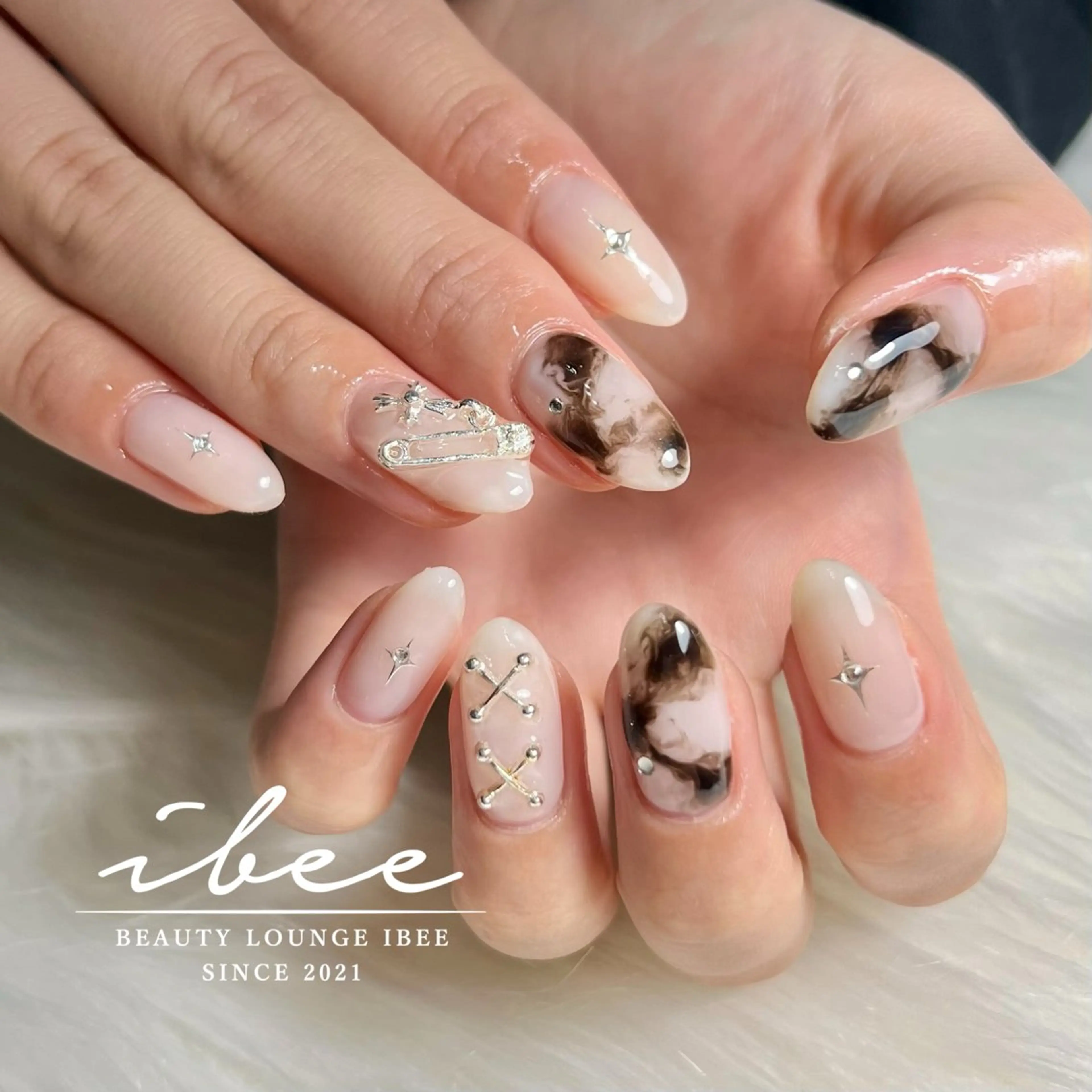 ネイル ibee nail 🤍yumiのネイルデザイン