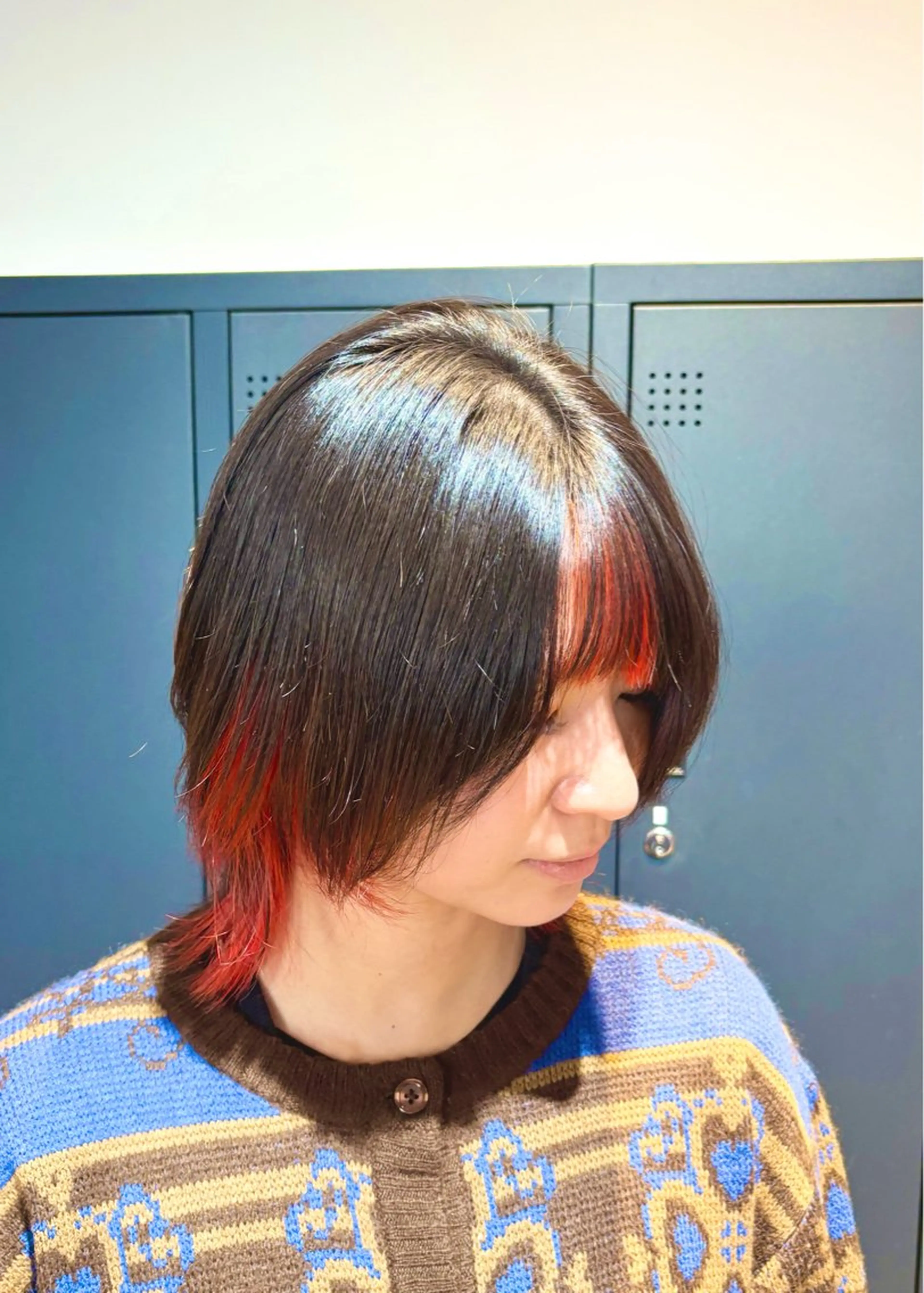 ミディアム カラー ブリーチ イヤリングカラー インナーカラー オレンジ 🌊インナーカラー 🐬櫻井海星のヘアスタイル