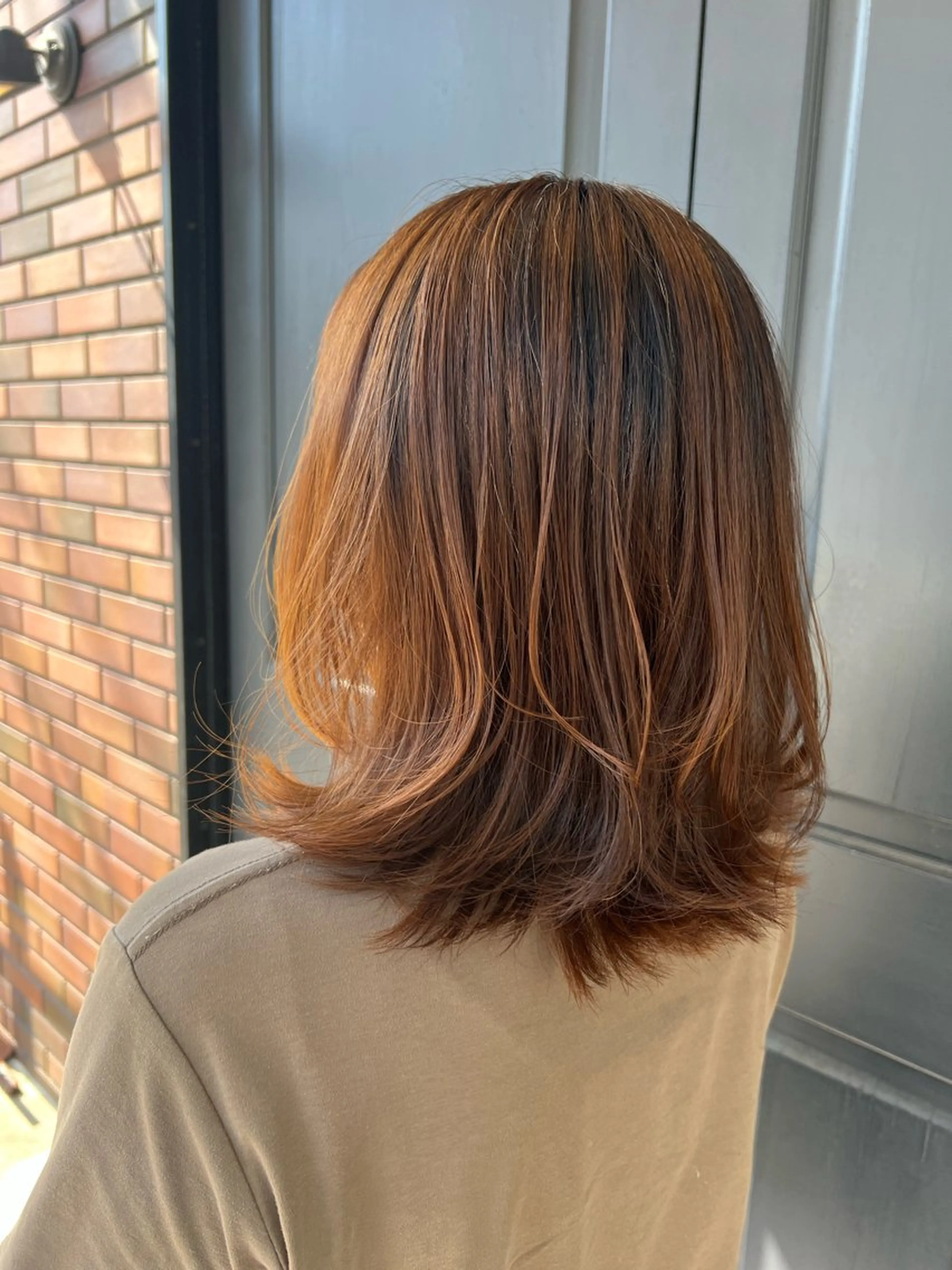 ミディアム レイヤーカット cyan Amiのヘアスタイル