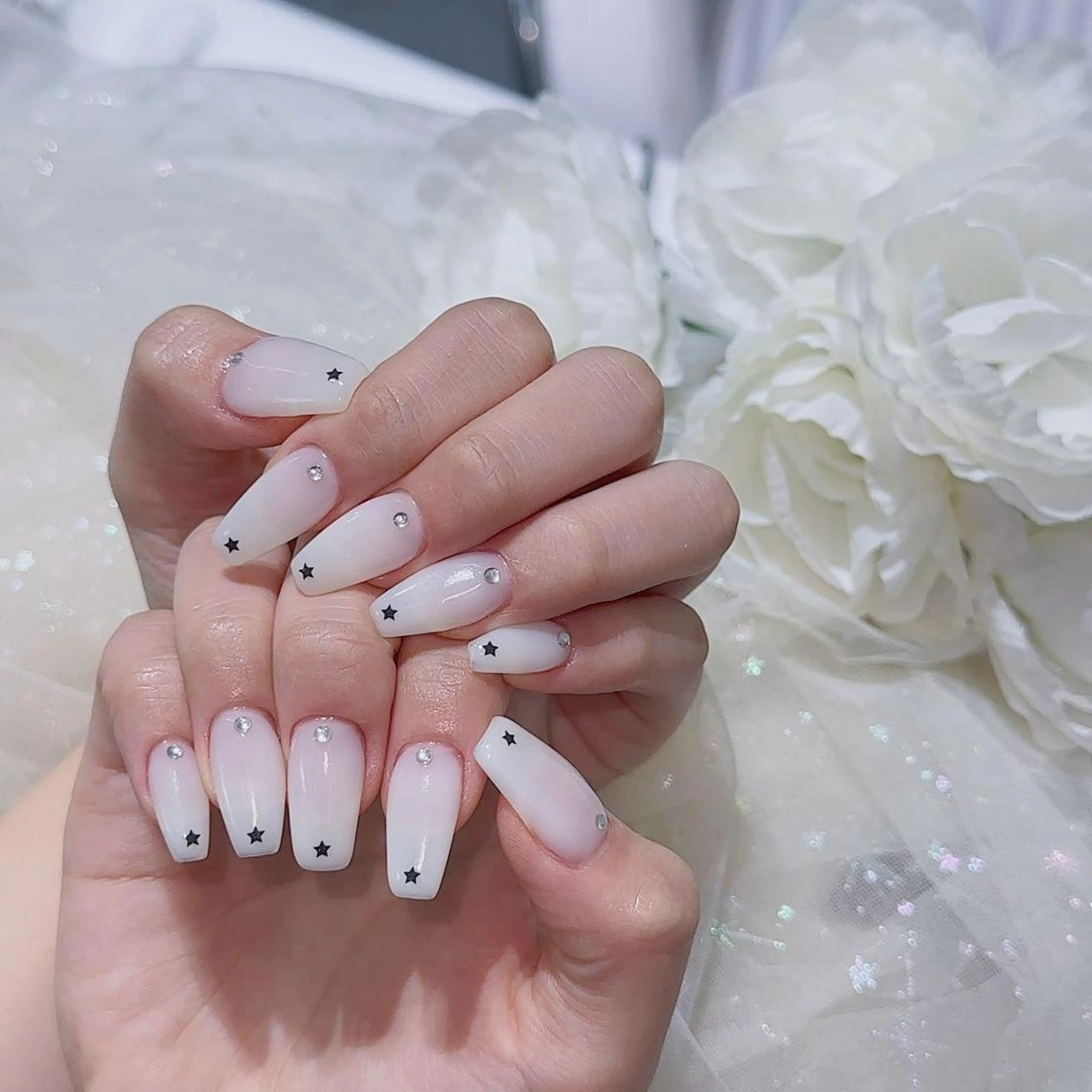 ネイル アートネイル 長さ出し ネイルチップ Queens momoのネイルデザイン