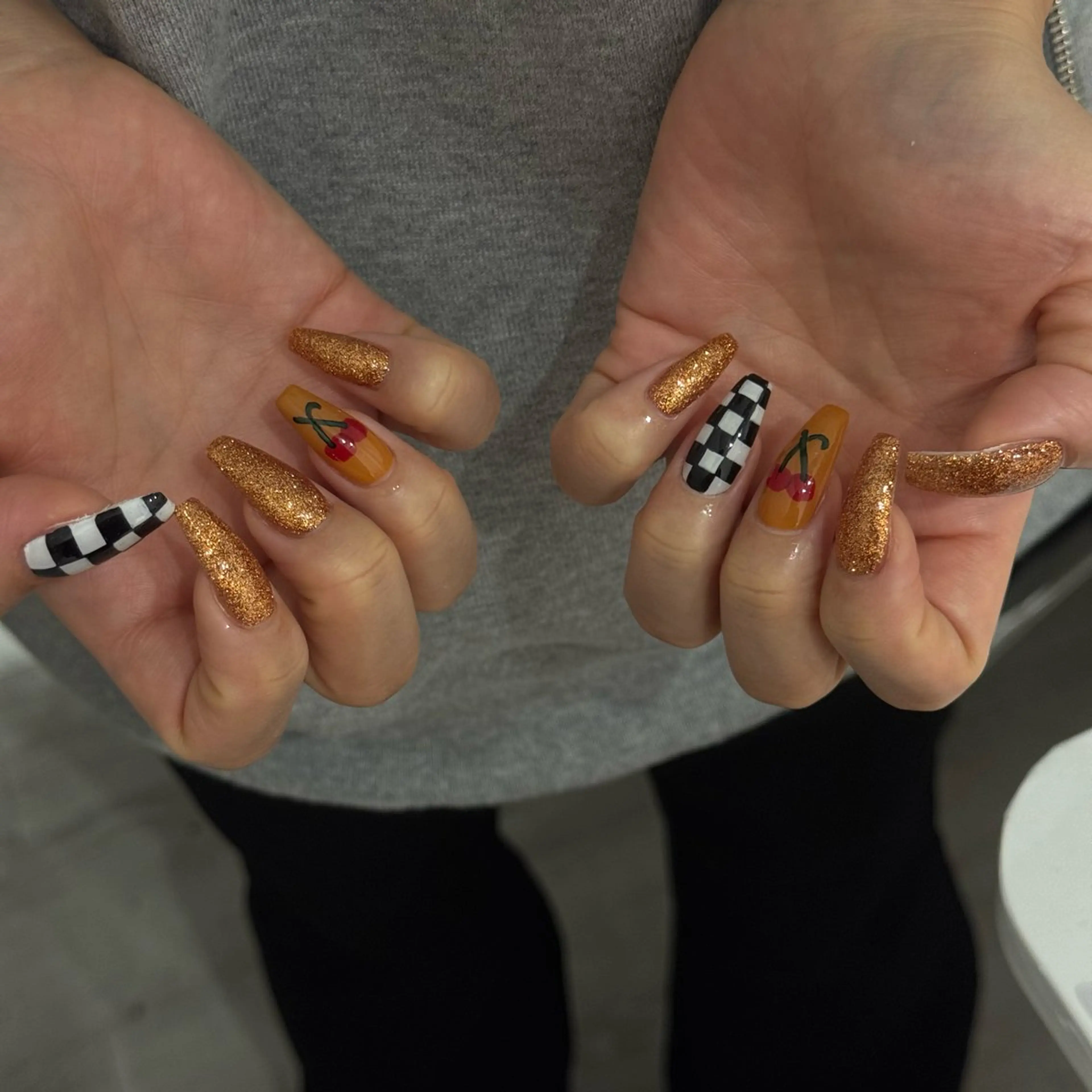 ネイル ジェルネイル パラジェル ハンドネイル フットネイル ハンドケア re. naのネイルデザイン