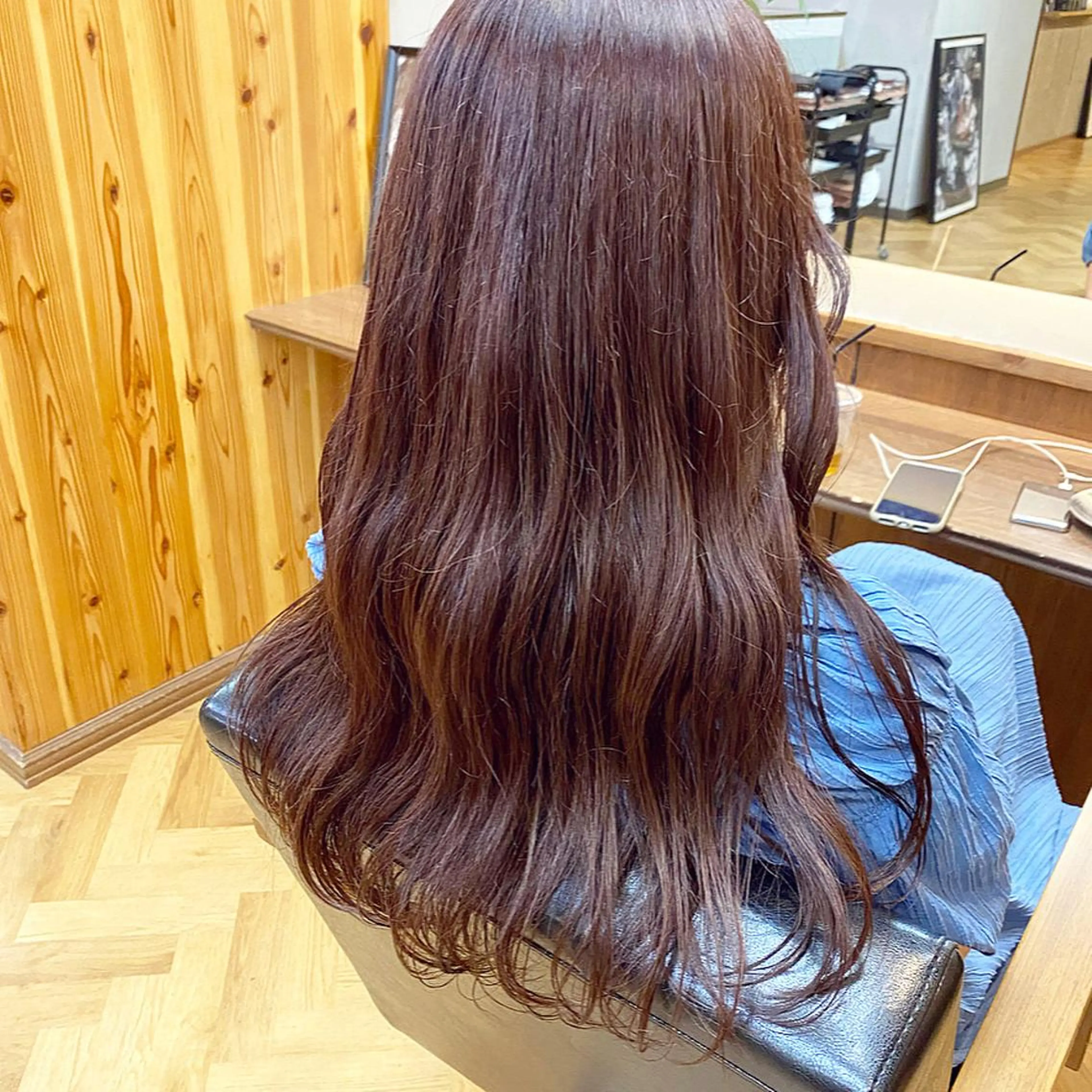 ロング ピンクラベンダー 前川 朋香のヘアスタイル