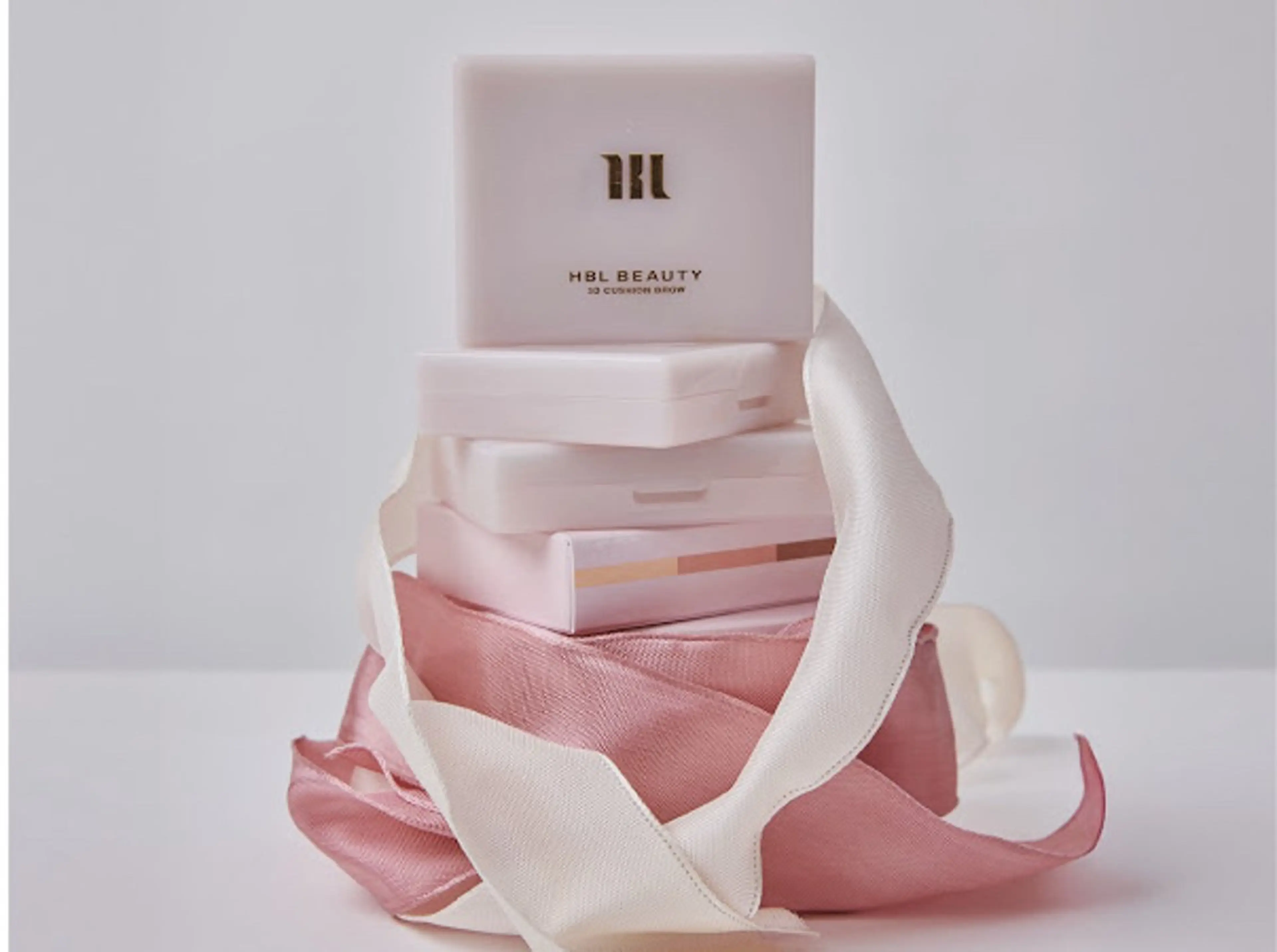 アイブロウ ハリウッドブロウリフト 眉毛ワックス脱毛 コスメティックアート  ︎︎の眉毛・アイブロウイメージ