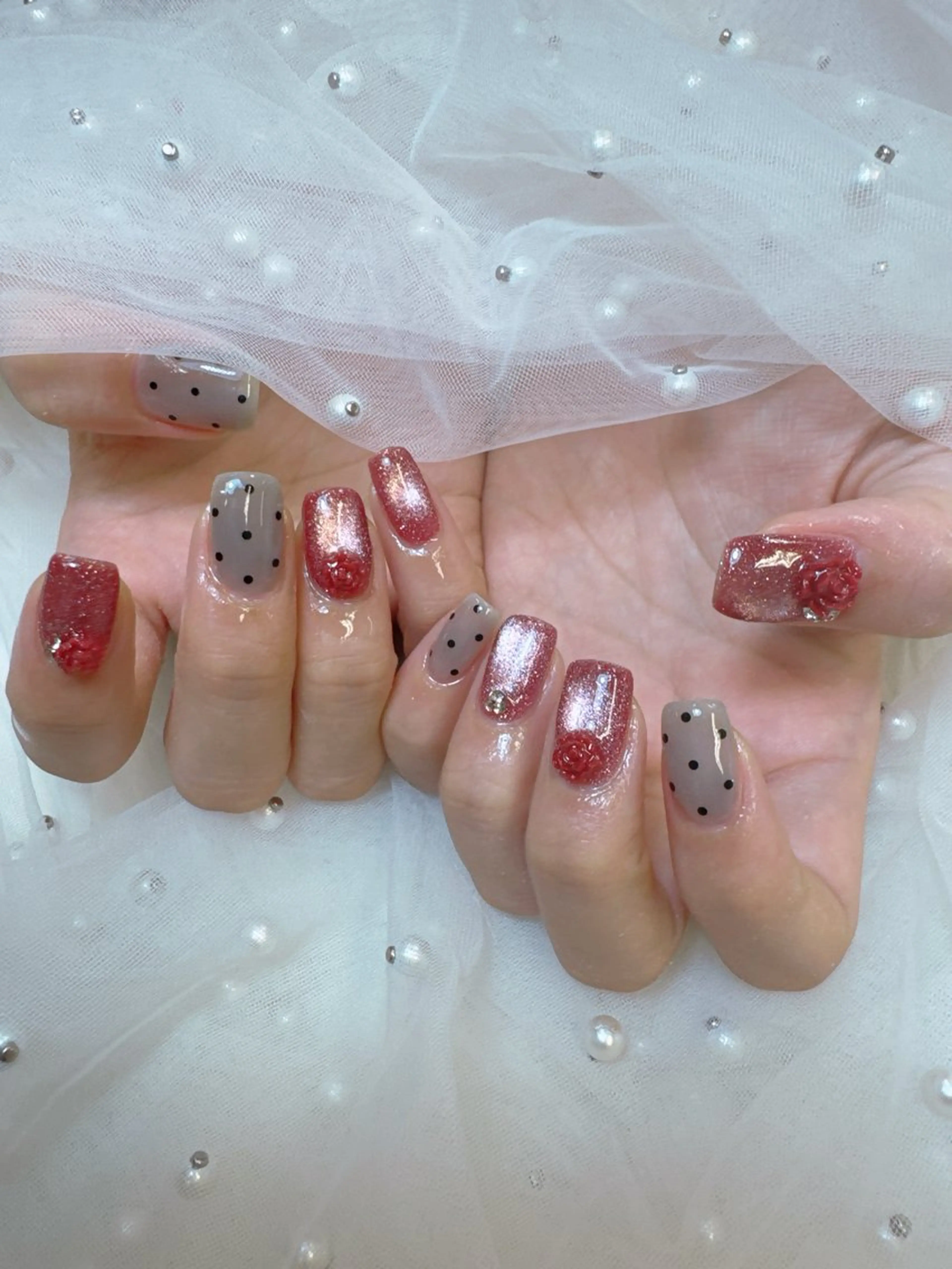 ネイル フラッシュネイル フラッシュマグ フレンチネイル ガラスフレンチ キラキラネイル ハンドネイル Queeens nailのネイルデザイン