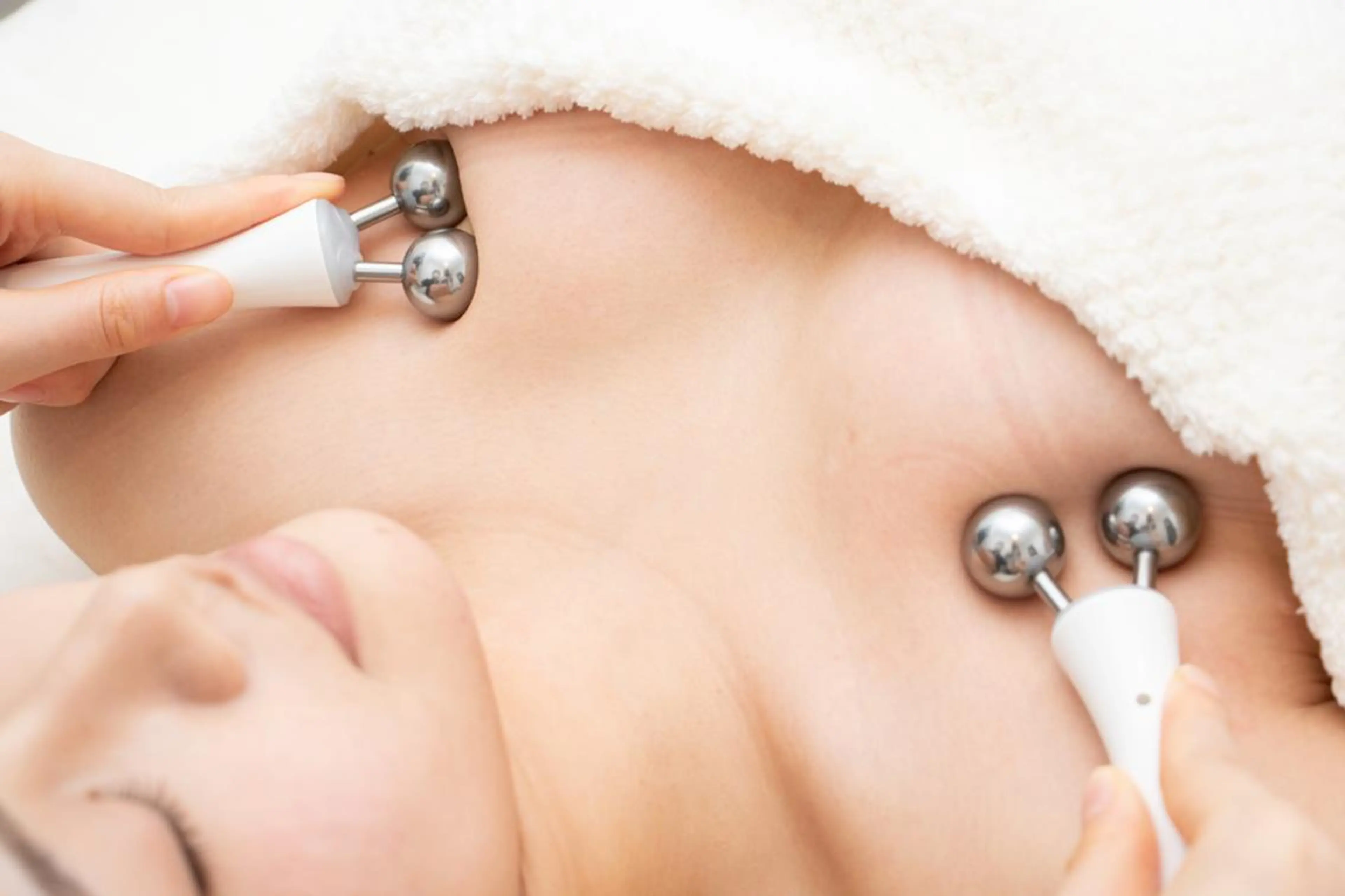 【本格育乳】大胸筋刺激マシン×バストUPマッサージ×石膏パック90分の写真