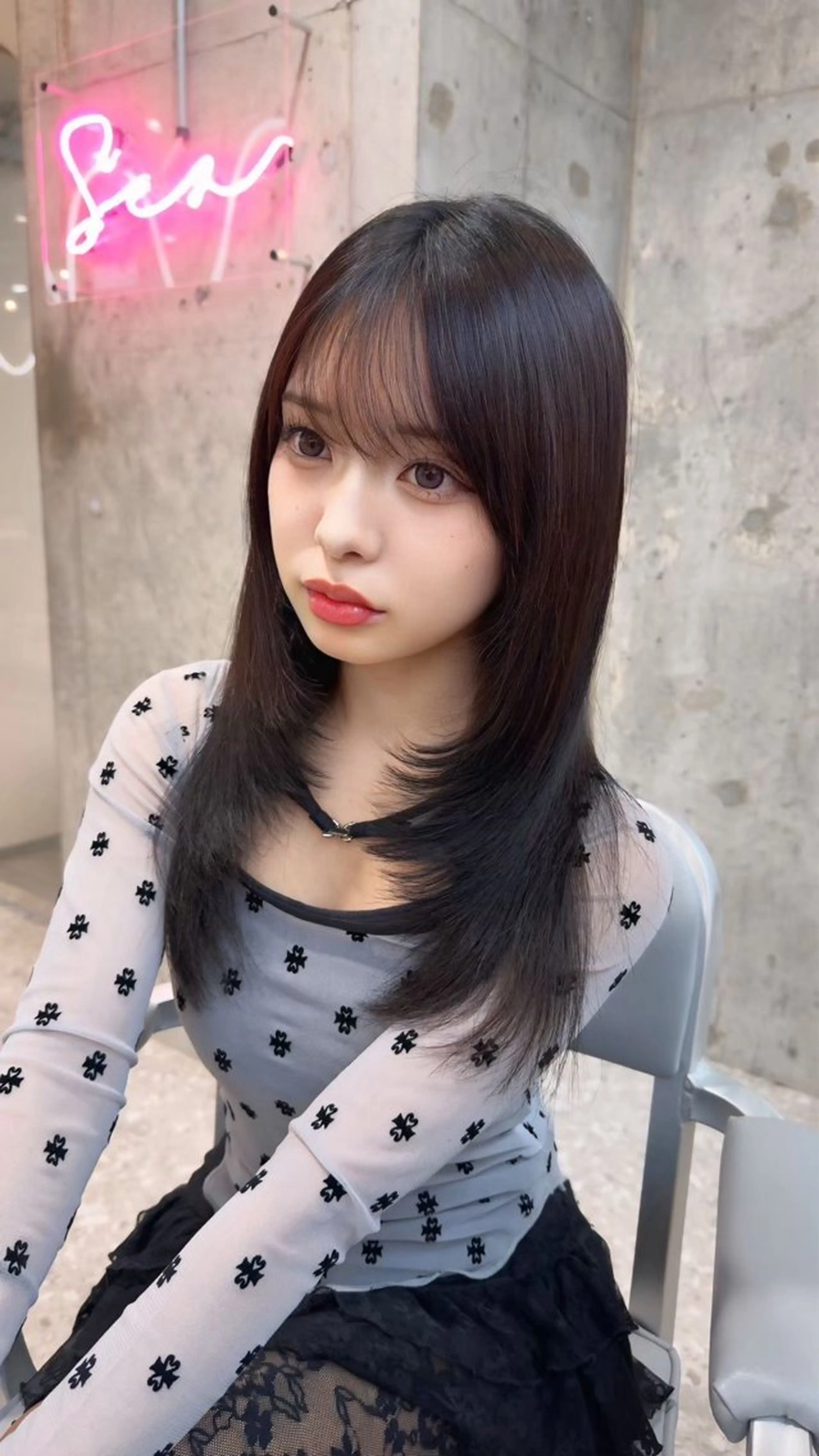 ミディアム カラー 顔周りカット 我妻 結のヘアスタイル