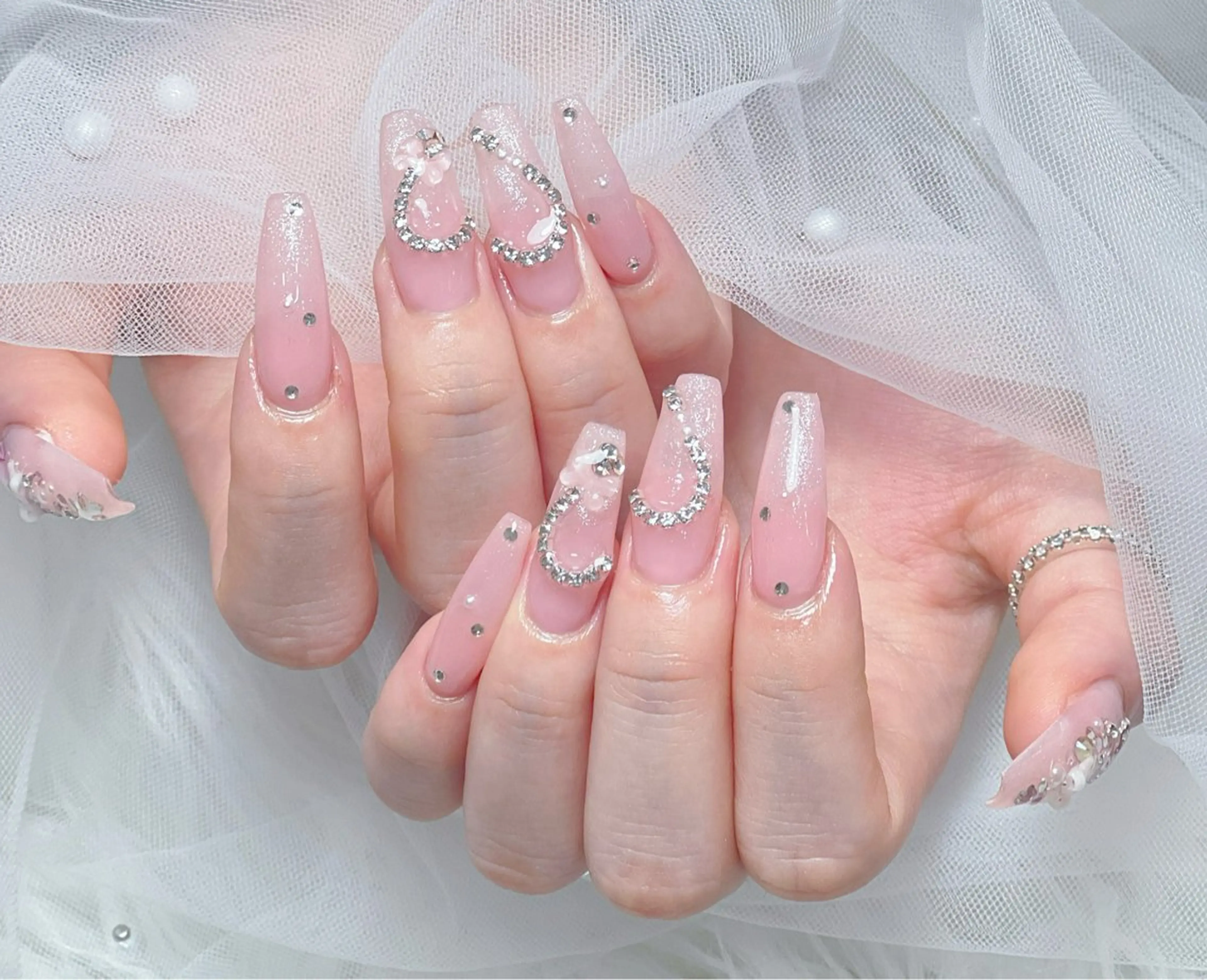 ネイル アートネイル オーロラネイル チークネイル 長さ出し フットネイル Miya _nailのネイルデザイン