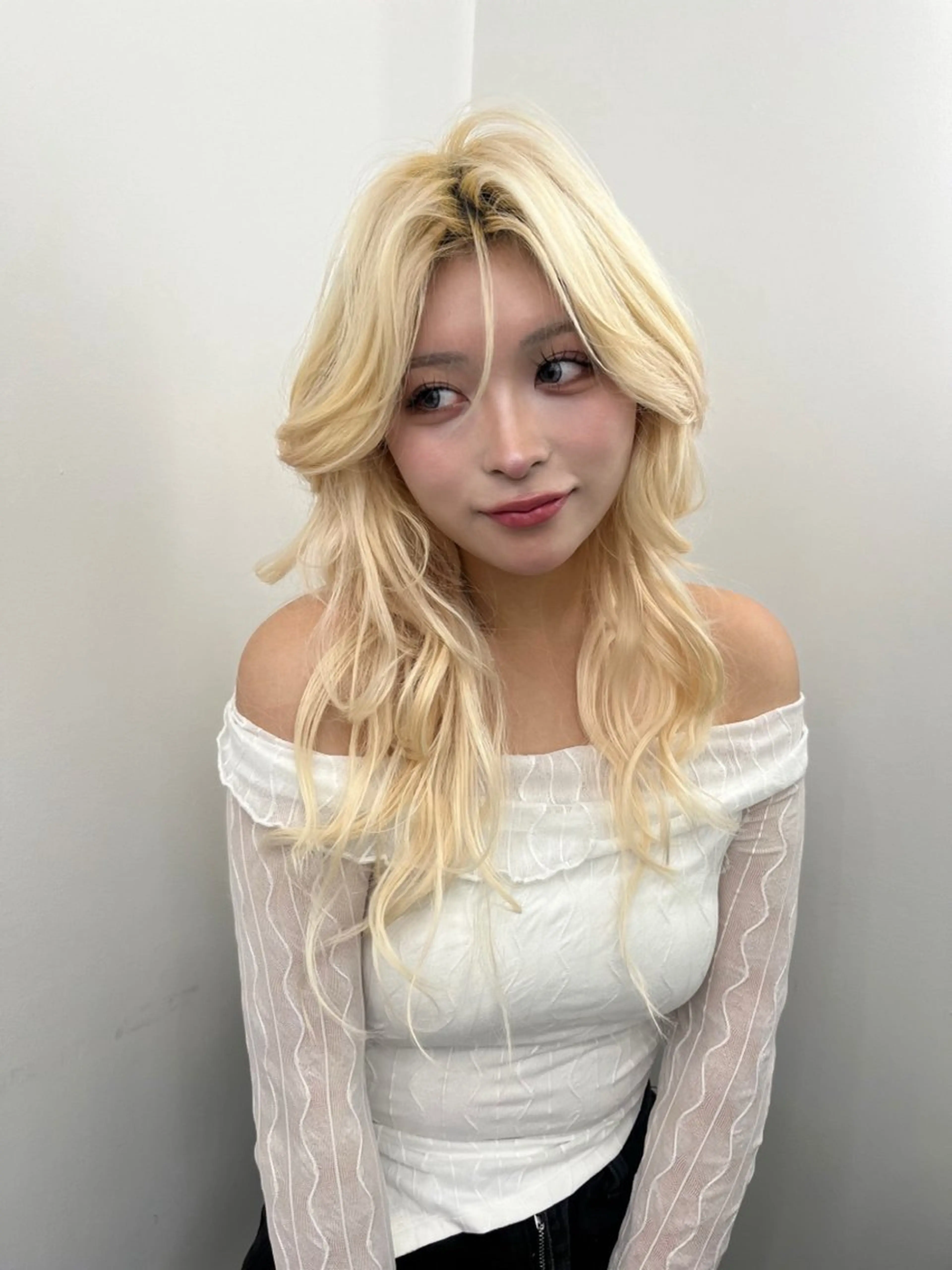 セミロング カラー アッシュ ベージュカラー 黒髪 ブリーチ ブルーカラー 透明感カラー✨🩵 韓国ヘアkanatoのヘアスタイル