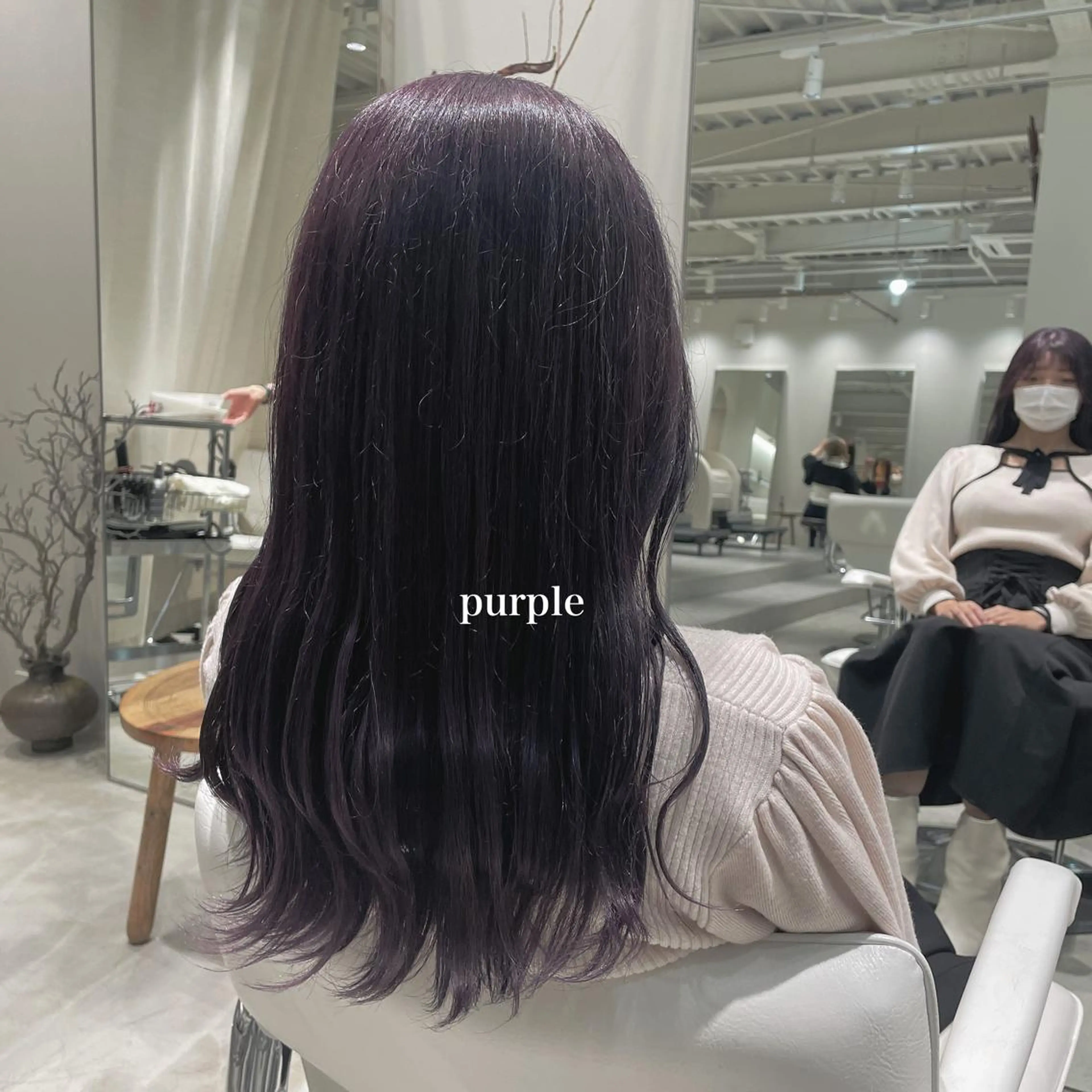 ロング カラー 峯崎 葵のヘアスタイル