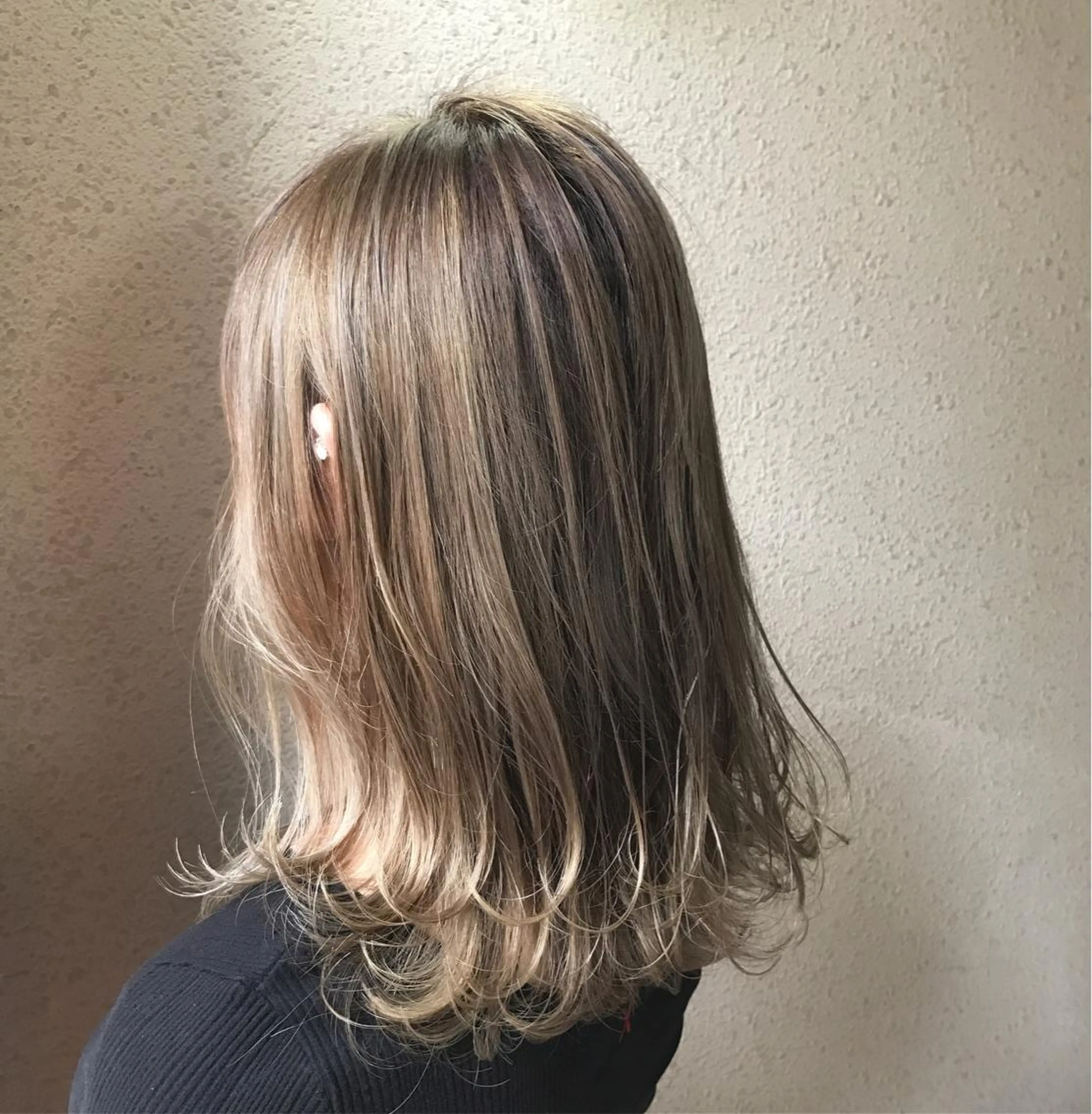 カラー グレージュ ハイライトカラー takumi Hのヘアスタイル