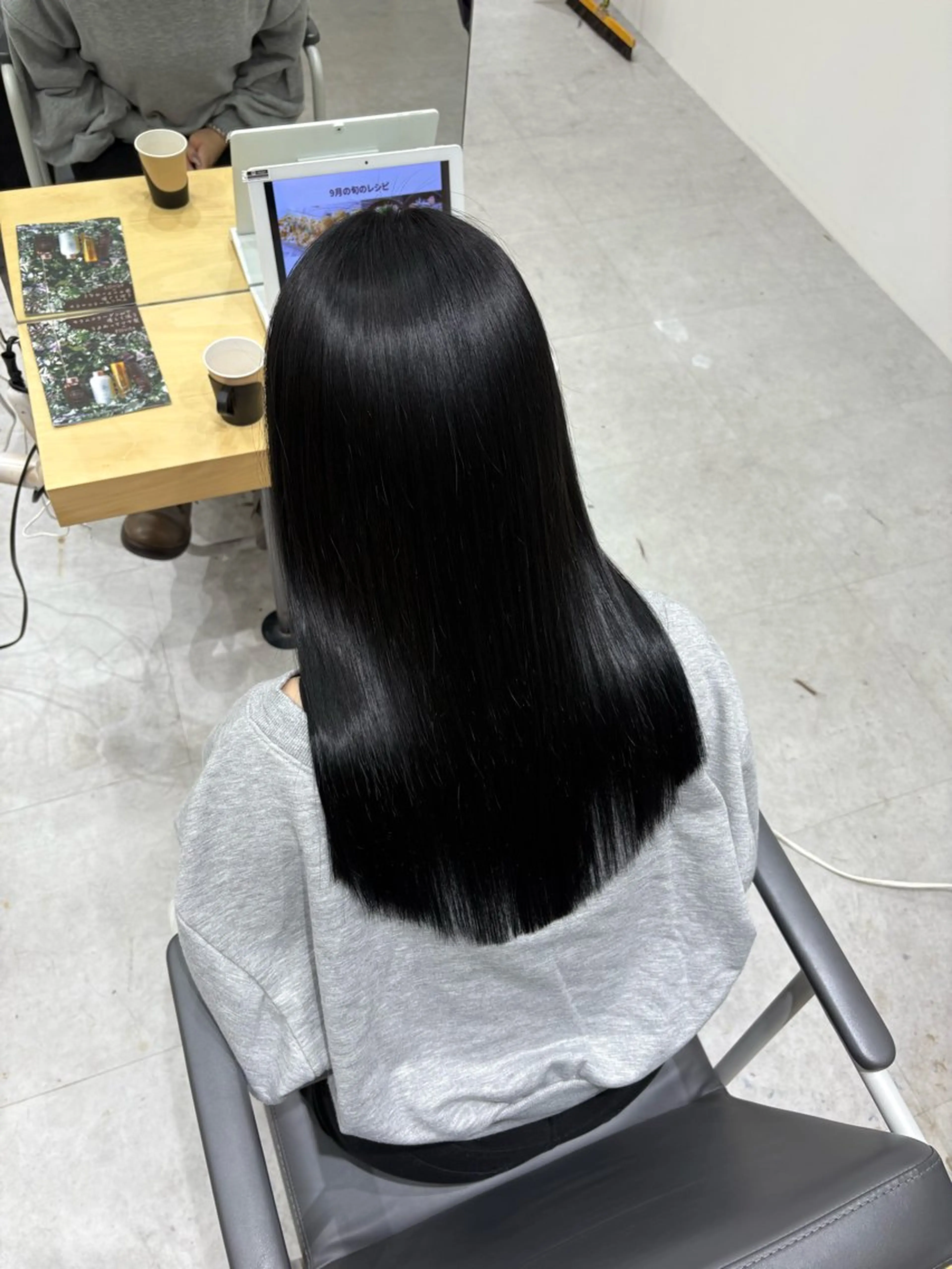 セミロング 髪質改善 トリートメント 酸性ストレート カット 縮毛矯正 トリートメント ダブルカラー/ 髪質改善💎安藤のヘアスタイル