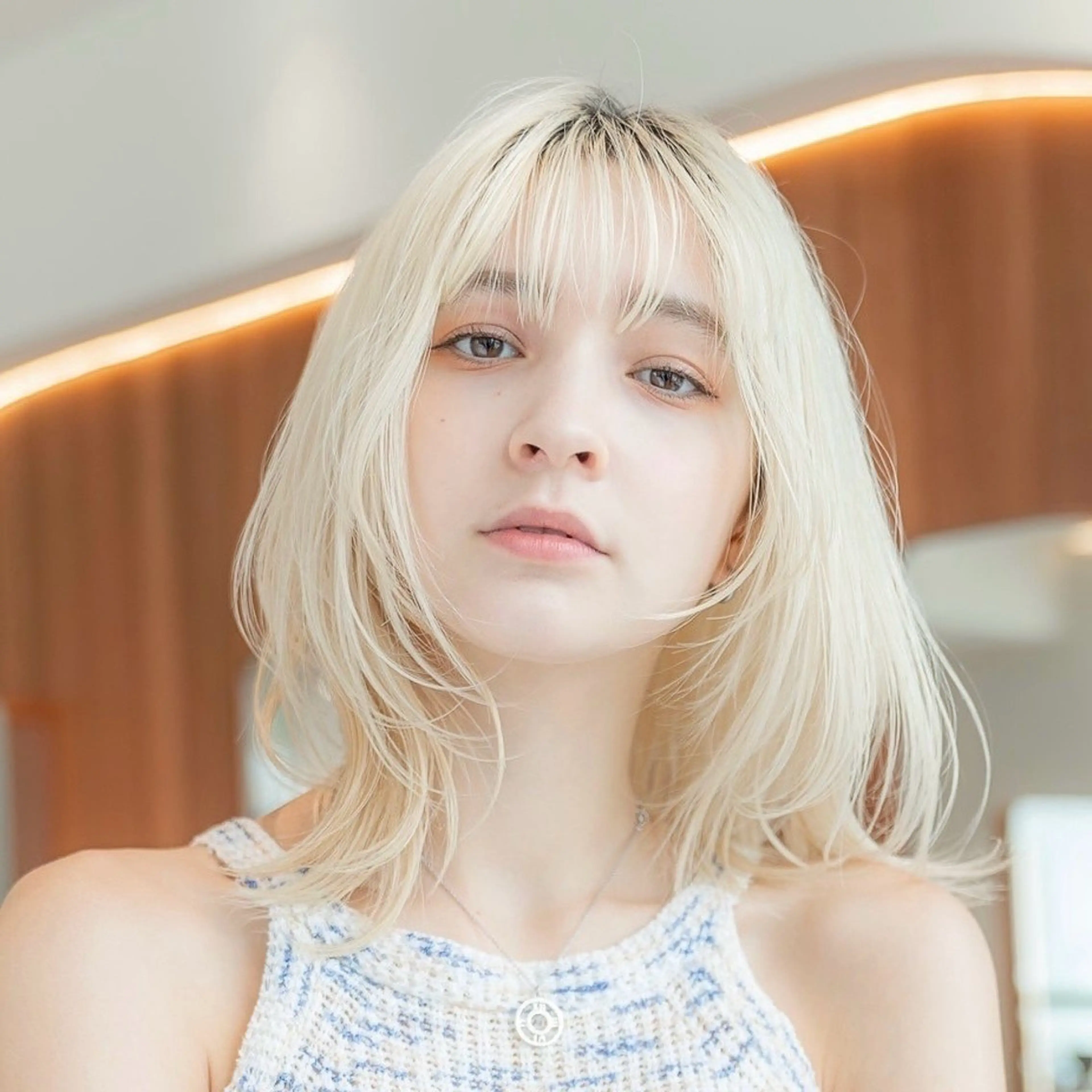 ロング カラー ベージュカラー ブリーチ ホワイトベージュ 顔周りカット 髪質改善 ブリーチカラー/渋谷 /髪質改善/shinのヘアスタイル