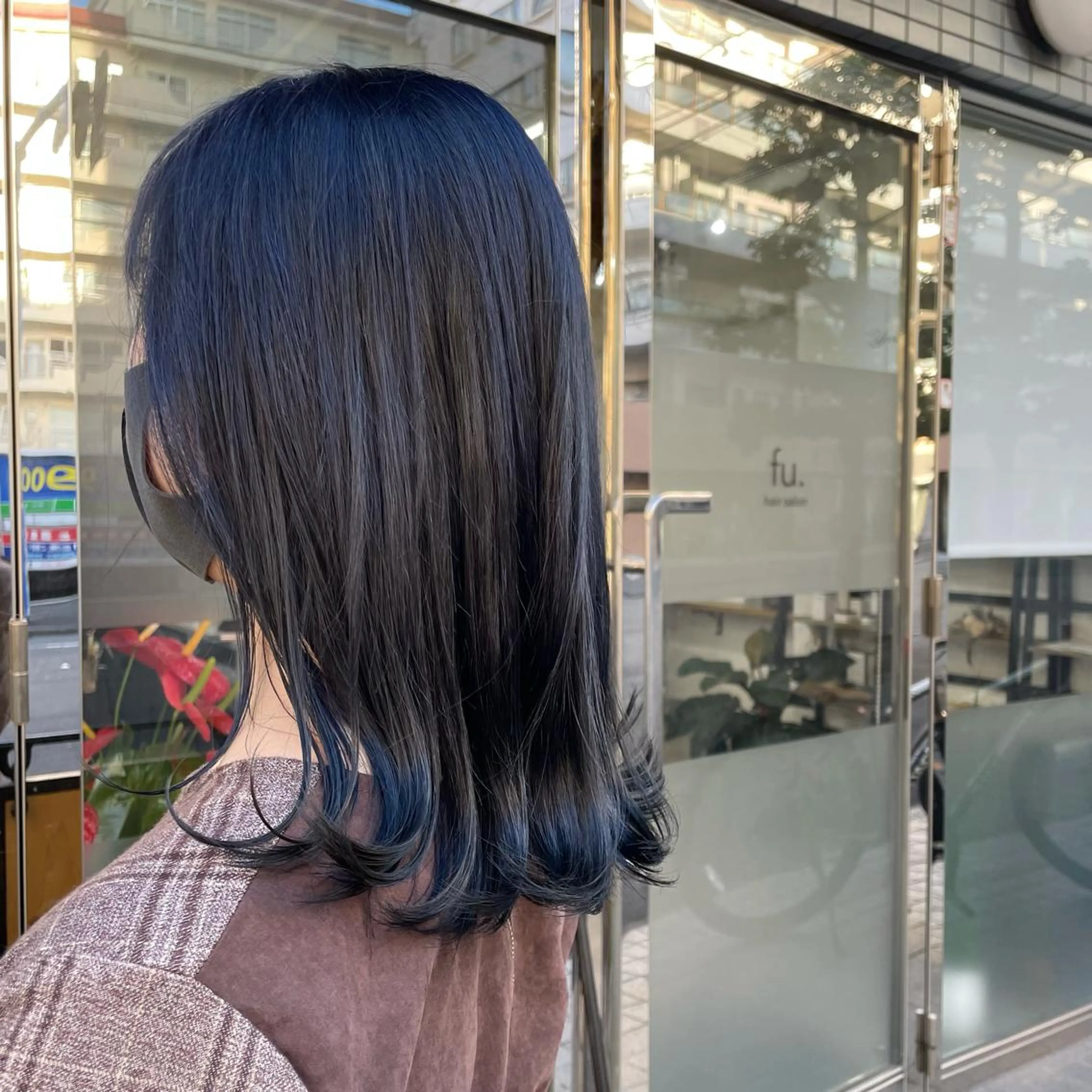 セミロング ヘアカラー monami 山本華菜のヘアスタイル