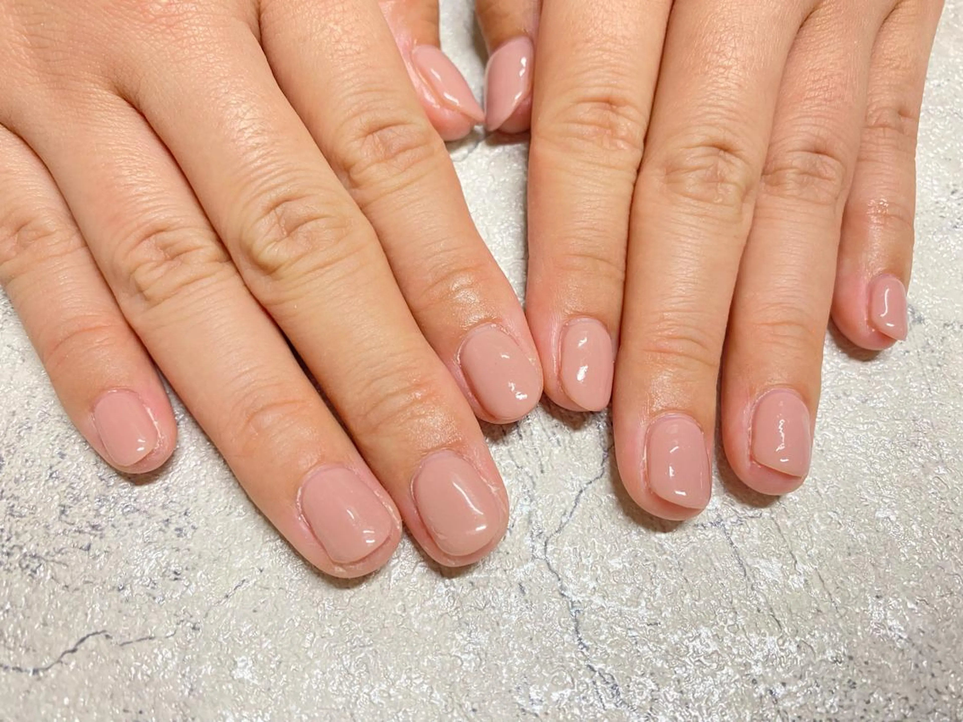 ネイル ワンカラーネイル ピンク ハンドネイル mogunail &blowのネイルデザイン