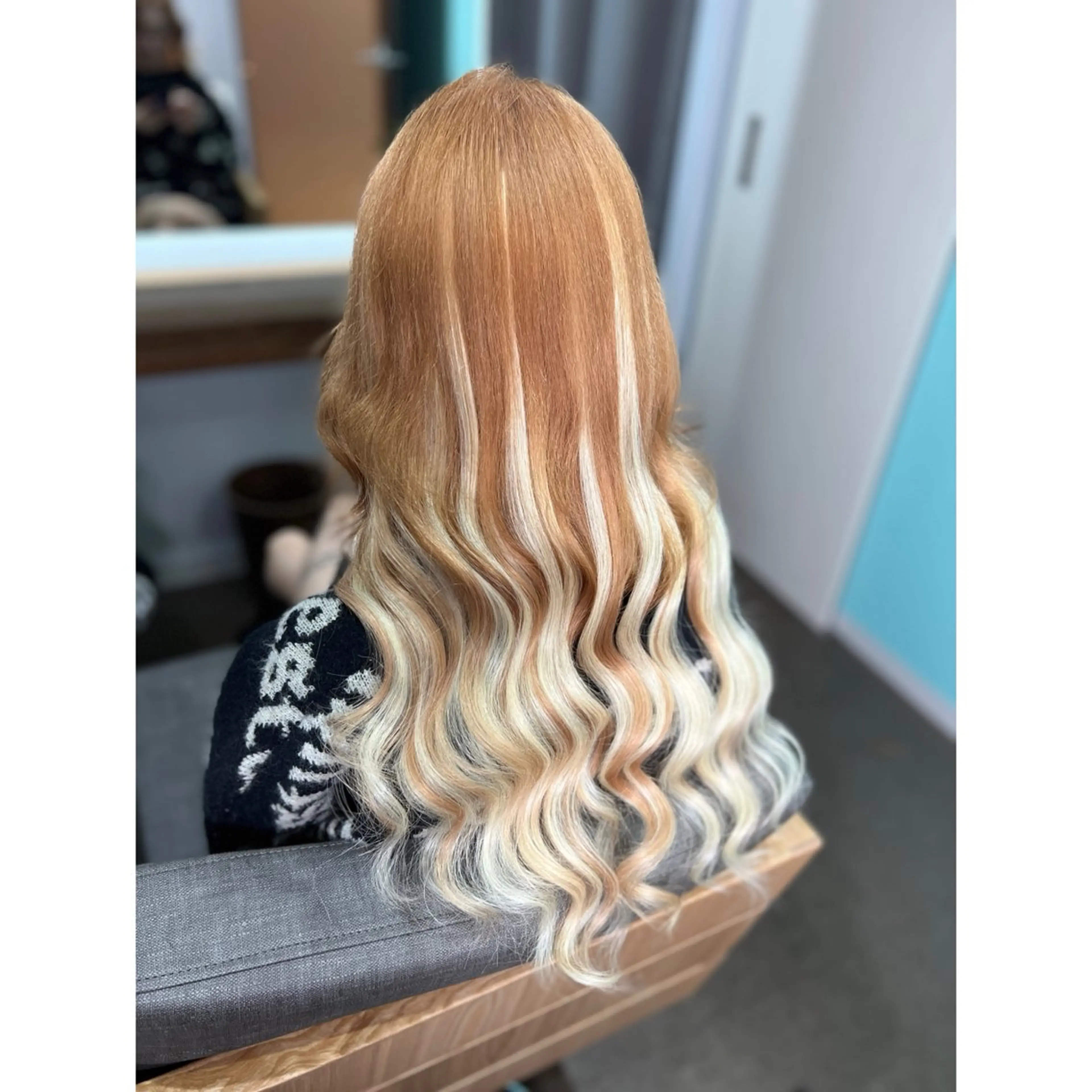 ロング カット ヘアカラー トリートメント エクステ 人気１位🎀有名人も 通う🫅韓国髪専門○のヘアスタイル