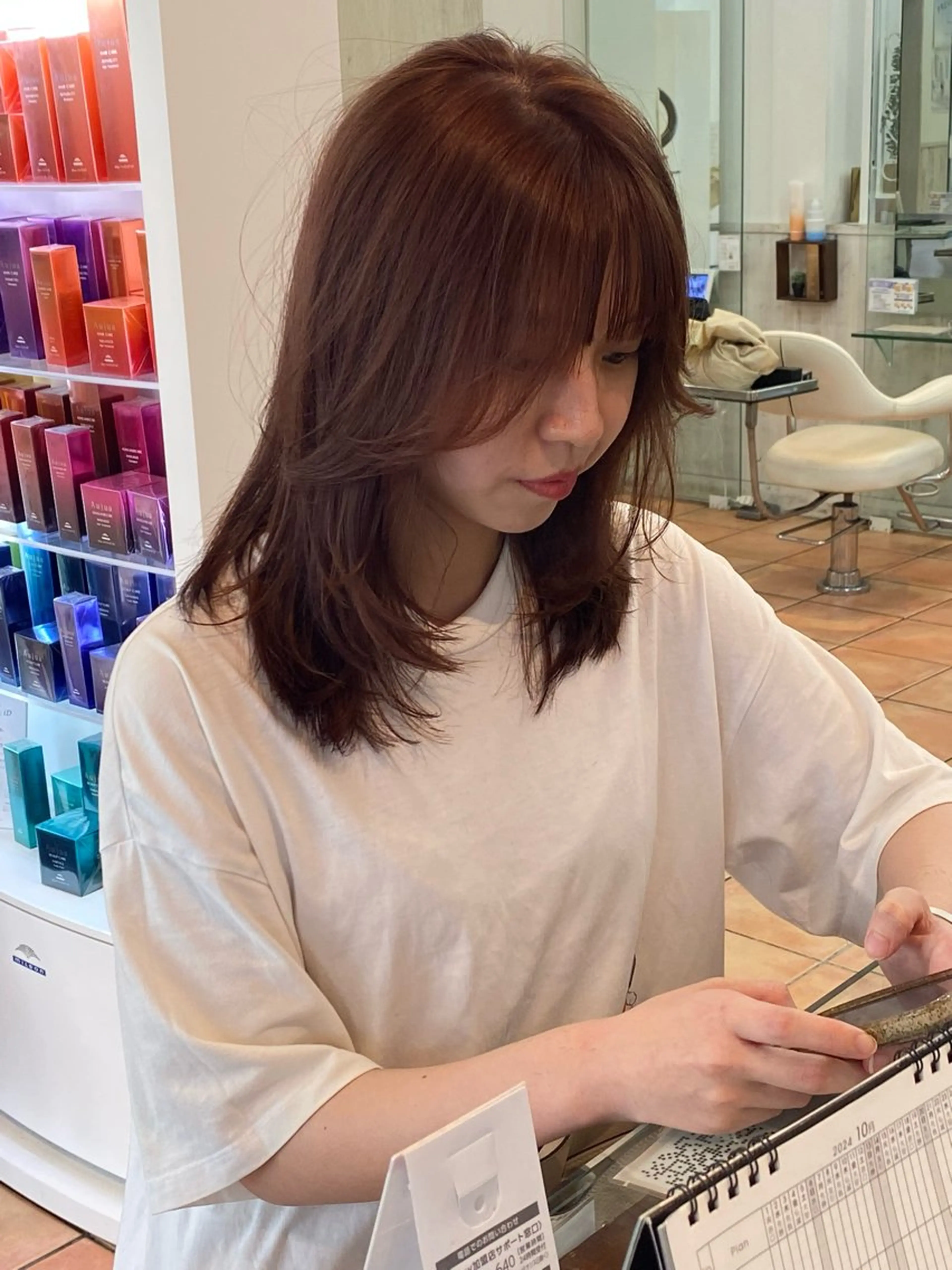 ミディアム レイヤーカット カット ヘアカラー カラー特化 横川　翔希のヘアスタイル
