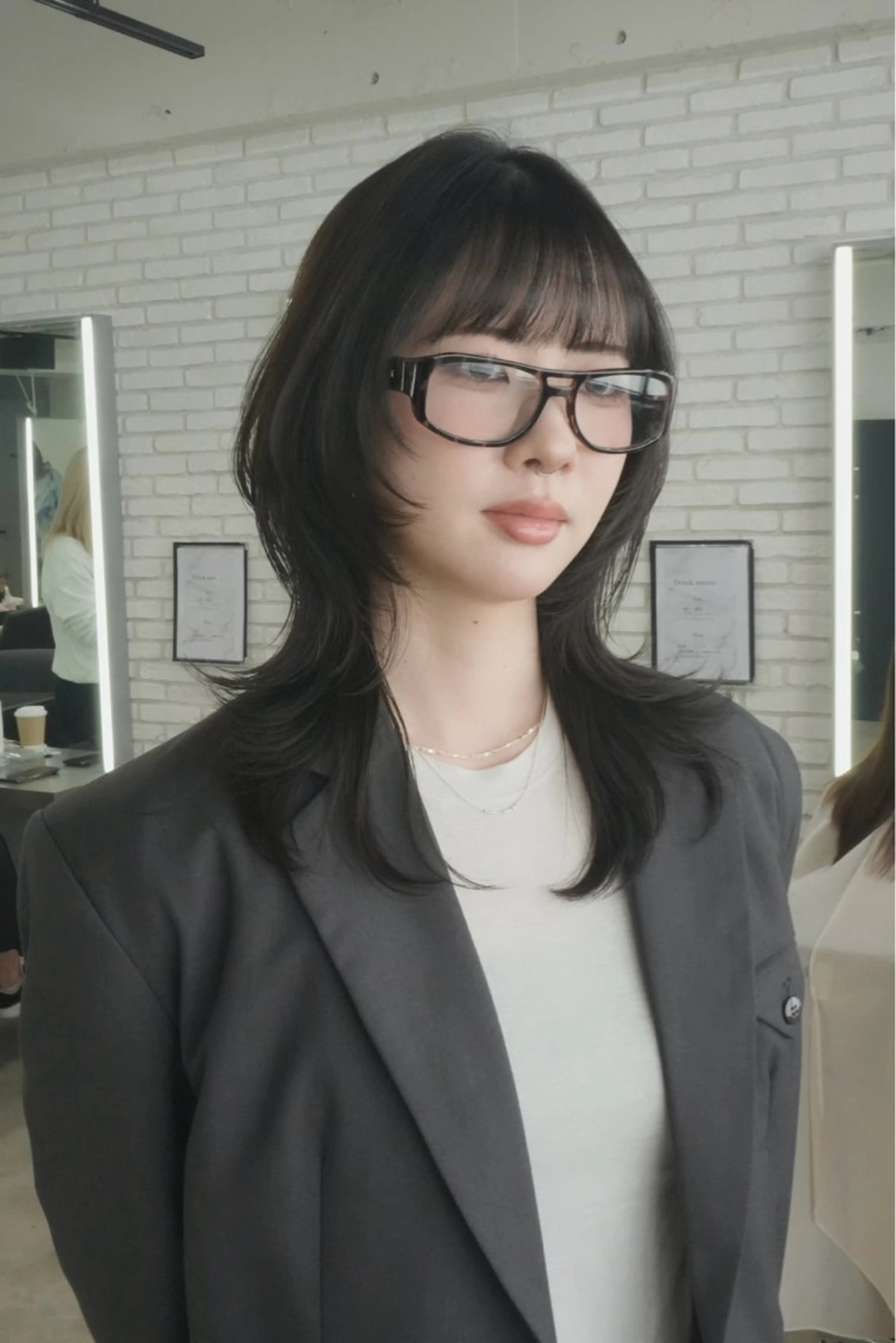 セミロング ハッシュカット カット Airi 韓国y2k ボブパーマのヘアスタイル