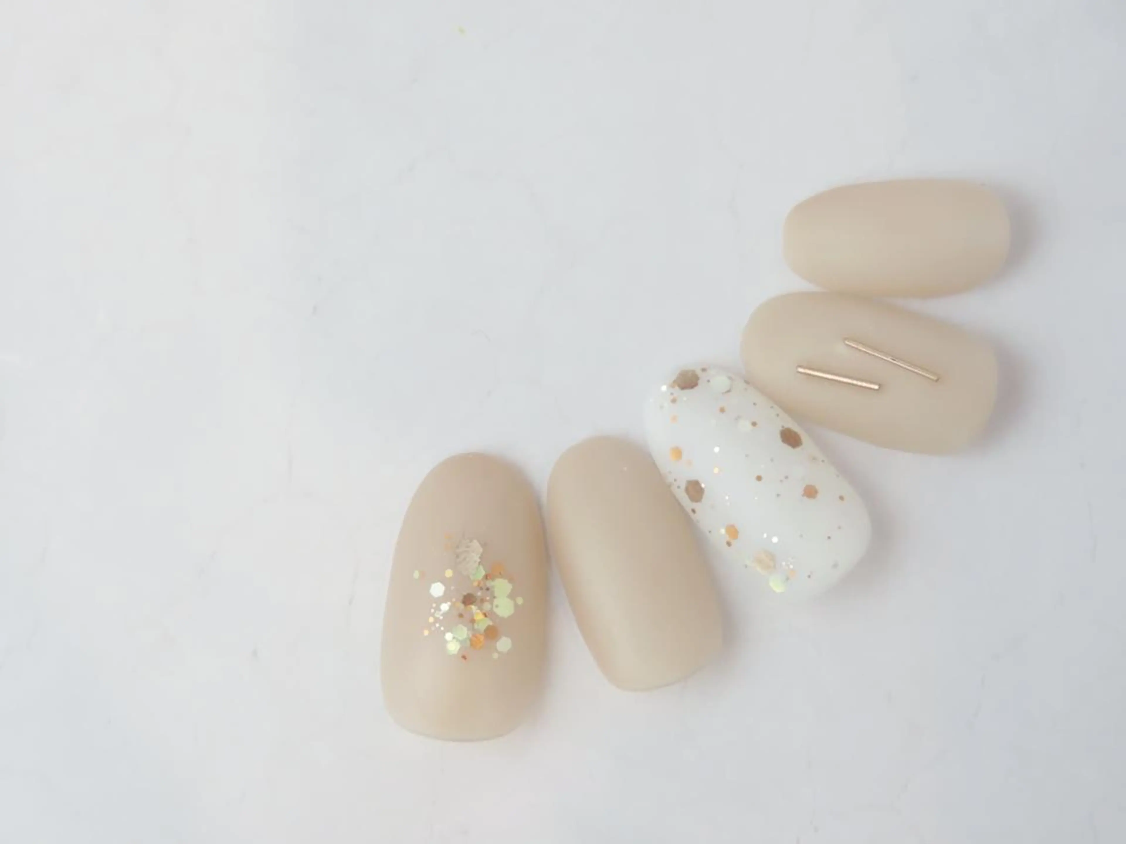 ネイル オーロラネイル フラッシュネイル ミラーネイル ニュアンスネイル オフィスネイル ネイル＆まつ毛パーマ マニネイル碑文谷店のエステ・リラクイメージ