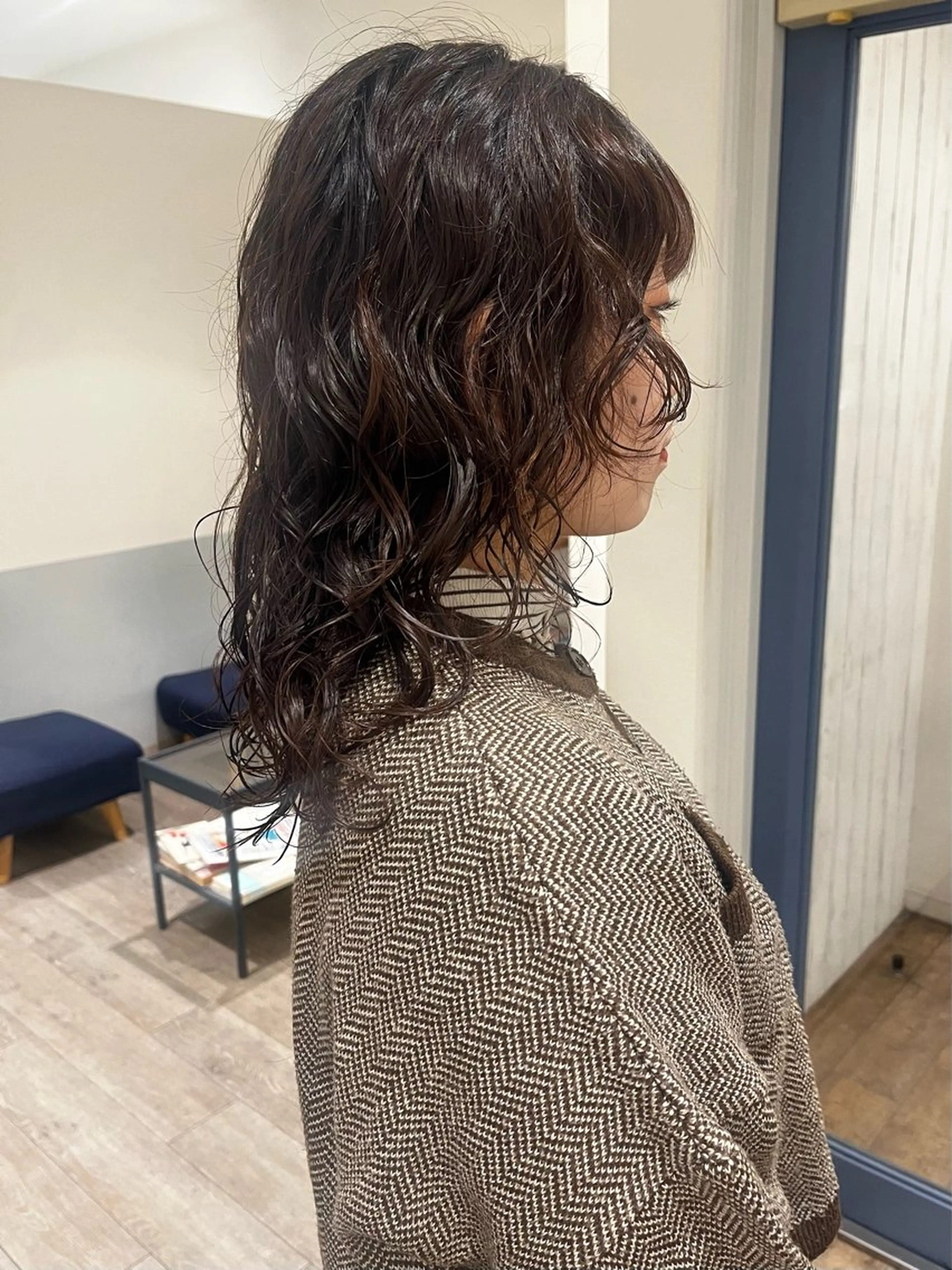 セミロング カラー パーマ セミロングパーマ 透明感カラー グレージュ ラベンダーカラー ラベンダーグレージュ カット ヘアカラー パーマ トリートメント 上品な暖色/丸みボブ Chie🪷のヘアスタイル