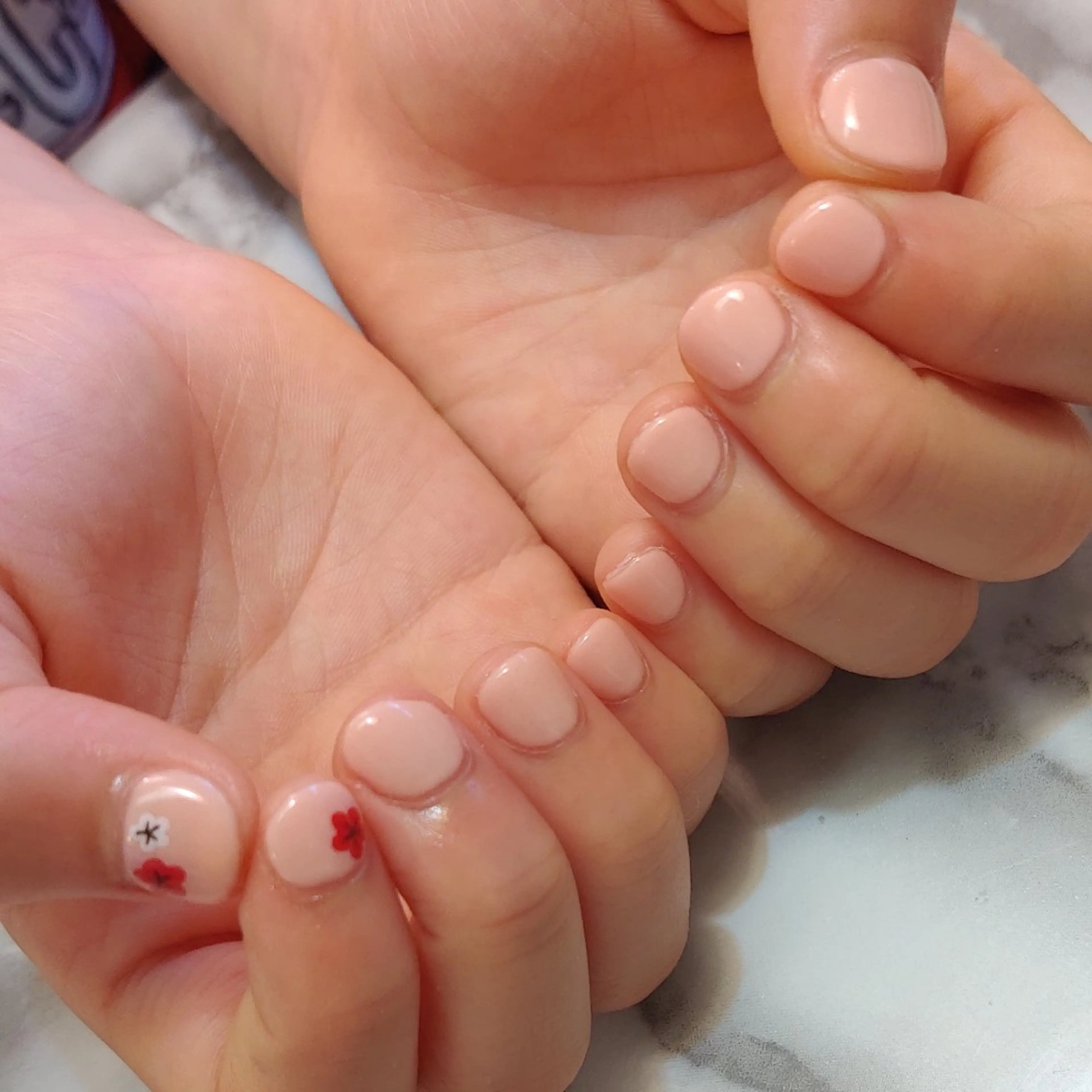 ネイル ジェヌインネイル 河内のネイルデザイン