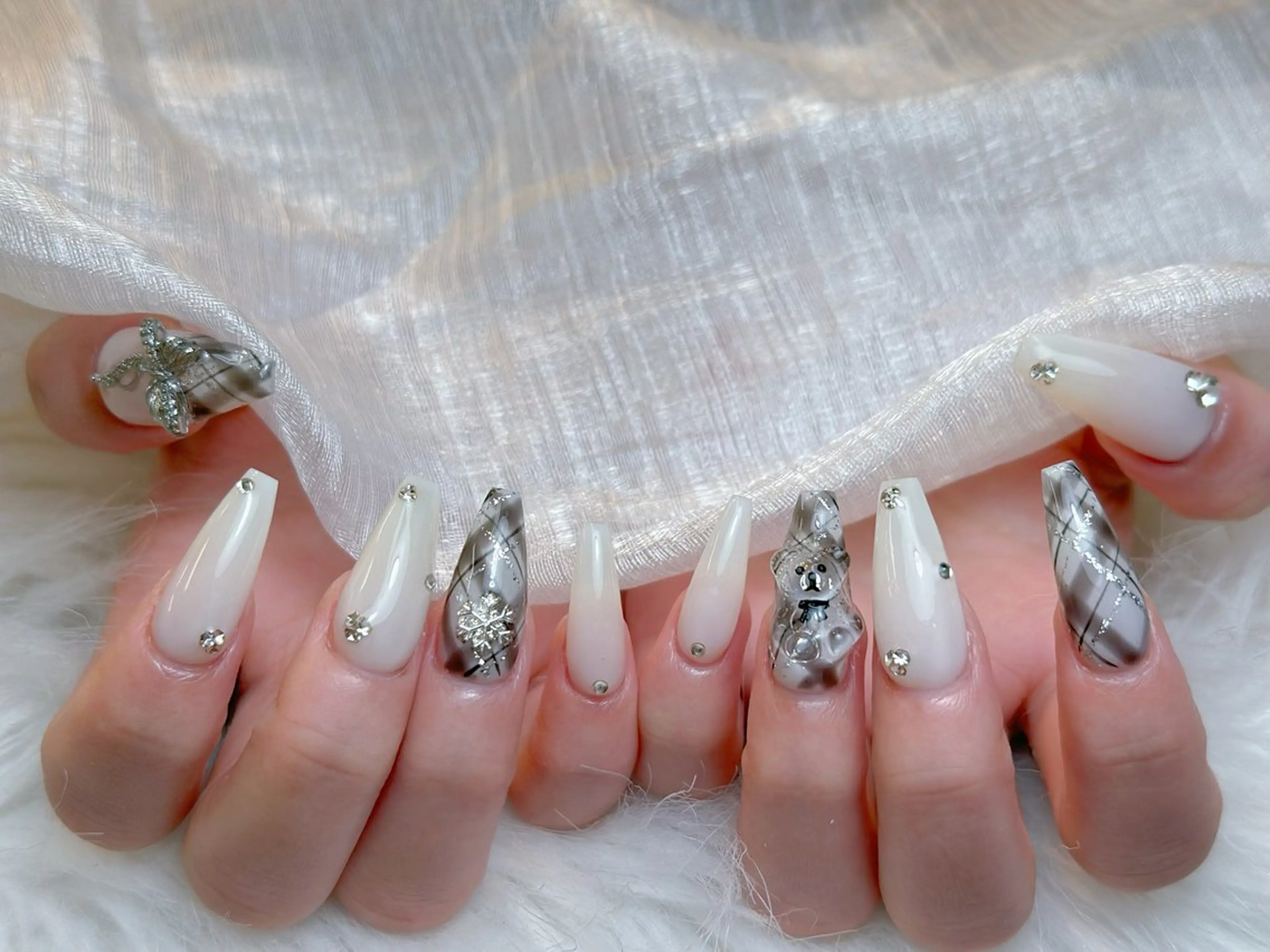 ネイル アートネイル 成人式 ジェルネイル ニュアンスネイル 夏ネイル ハンドネイル Nienail_ Luxeのネイルデザイン