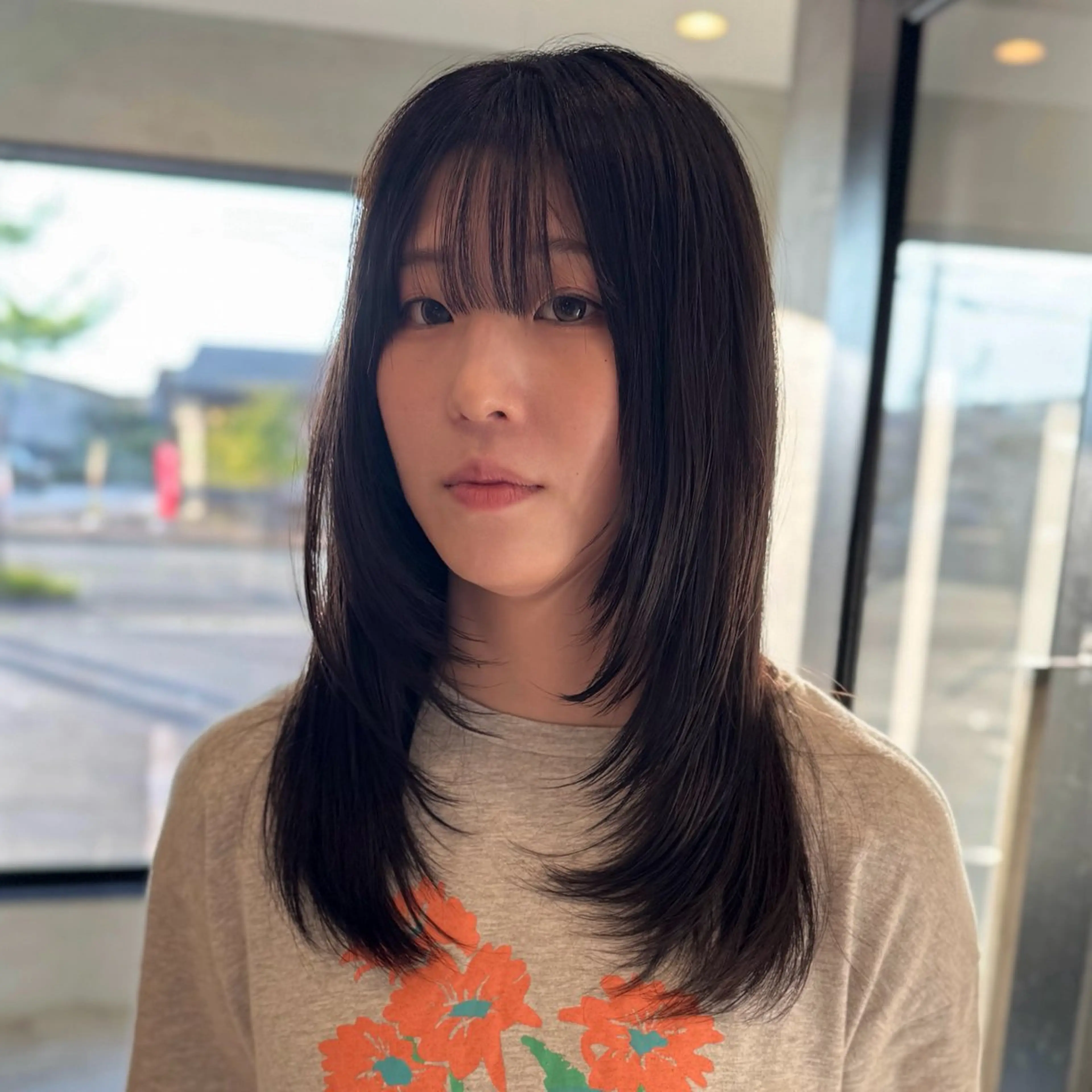 ミディアム ベージュカラー/長岡 レイヤーカット/コウのヘアスタイル