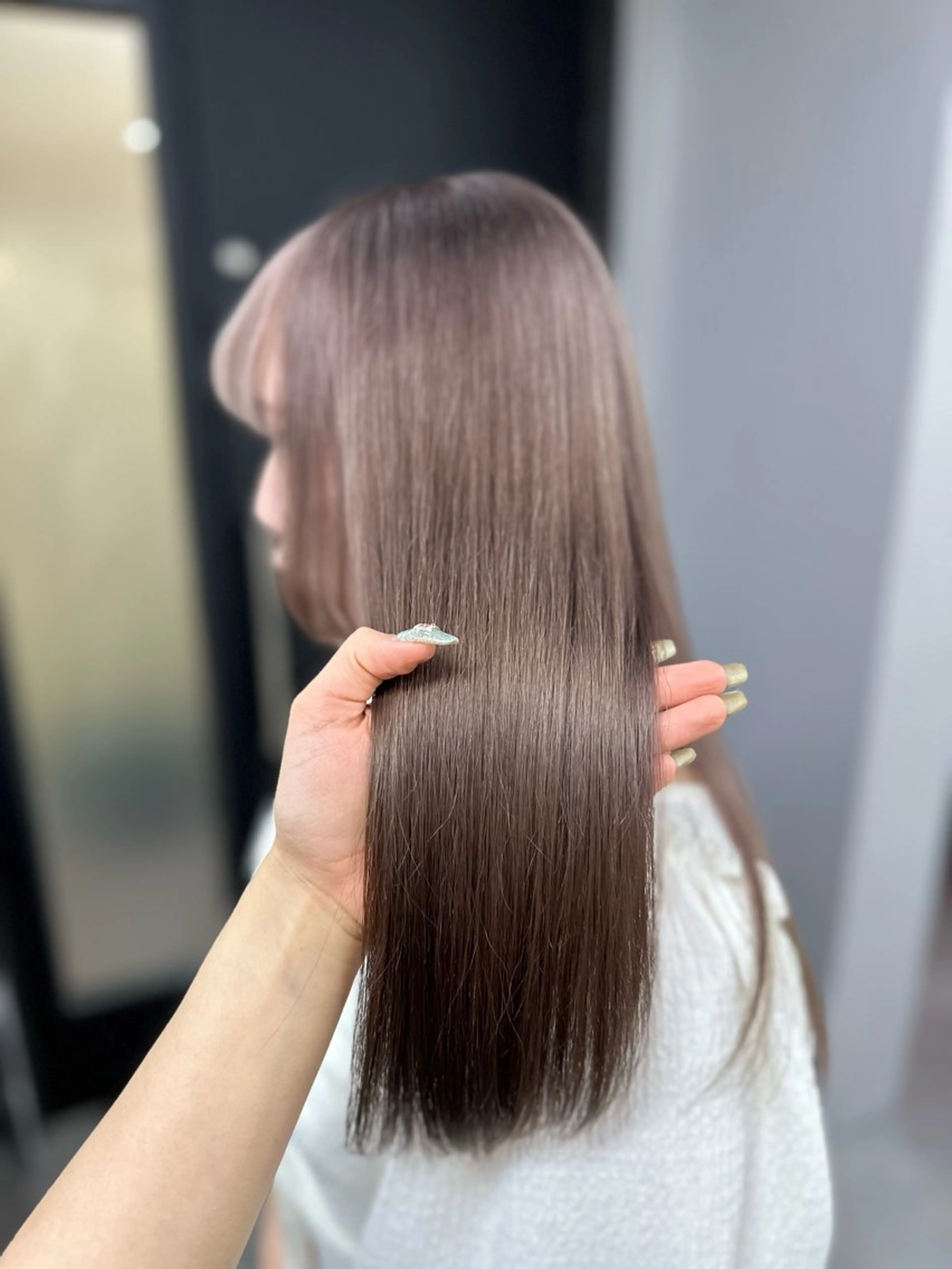 ロング カラー ブリーチ 透明感カラー 天野 タイナのヘアスタイル