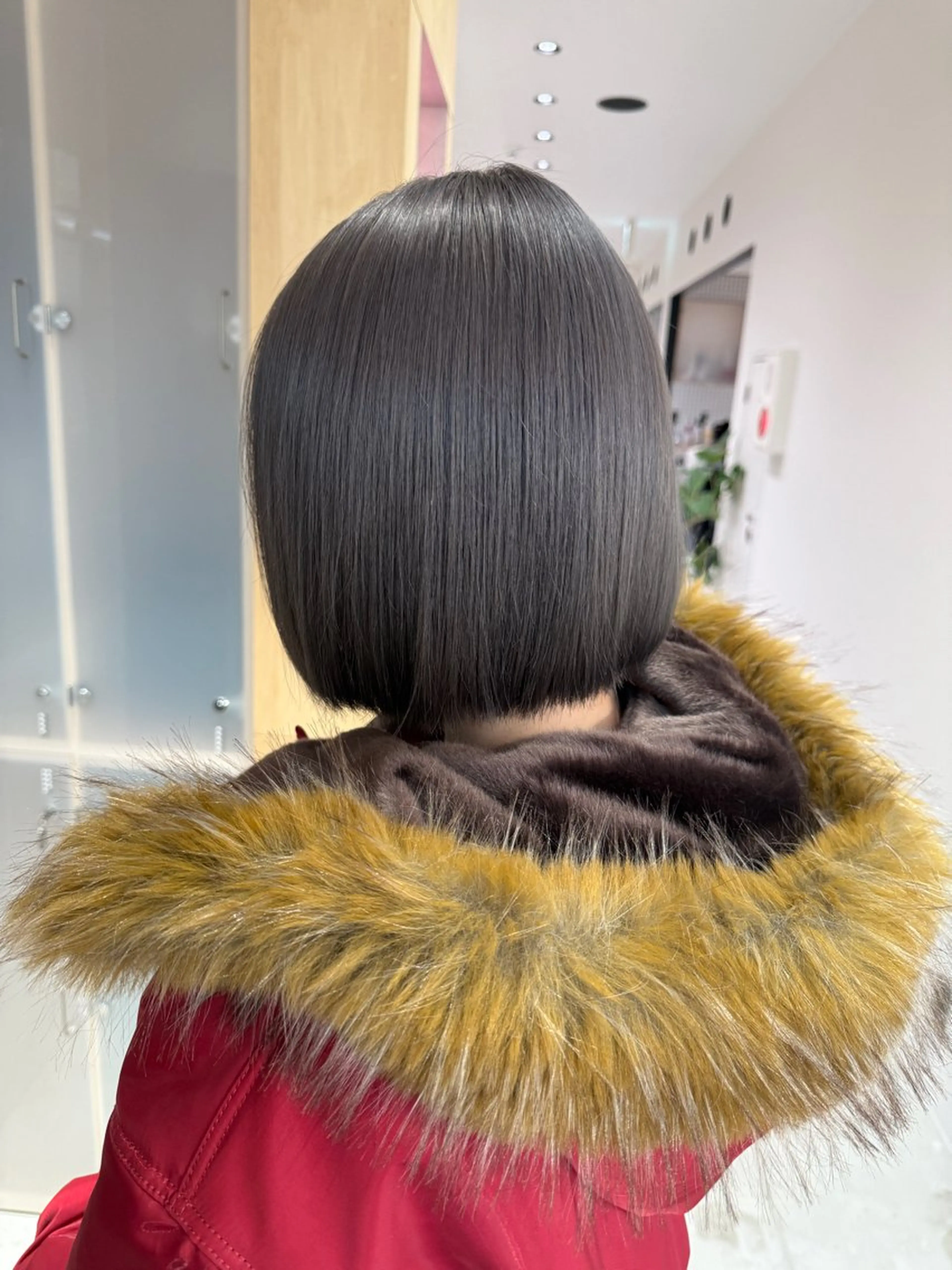 ショート カラー ヘアカラー ハイトーン/ ブリーチ/縮毛矯正のヘアスタイル