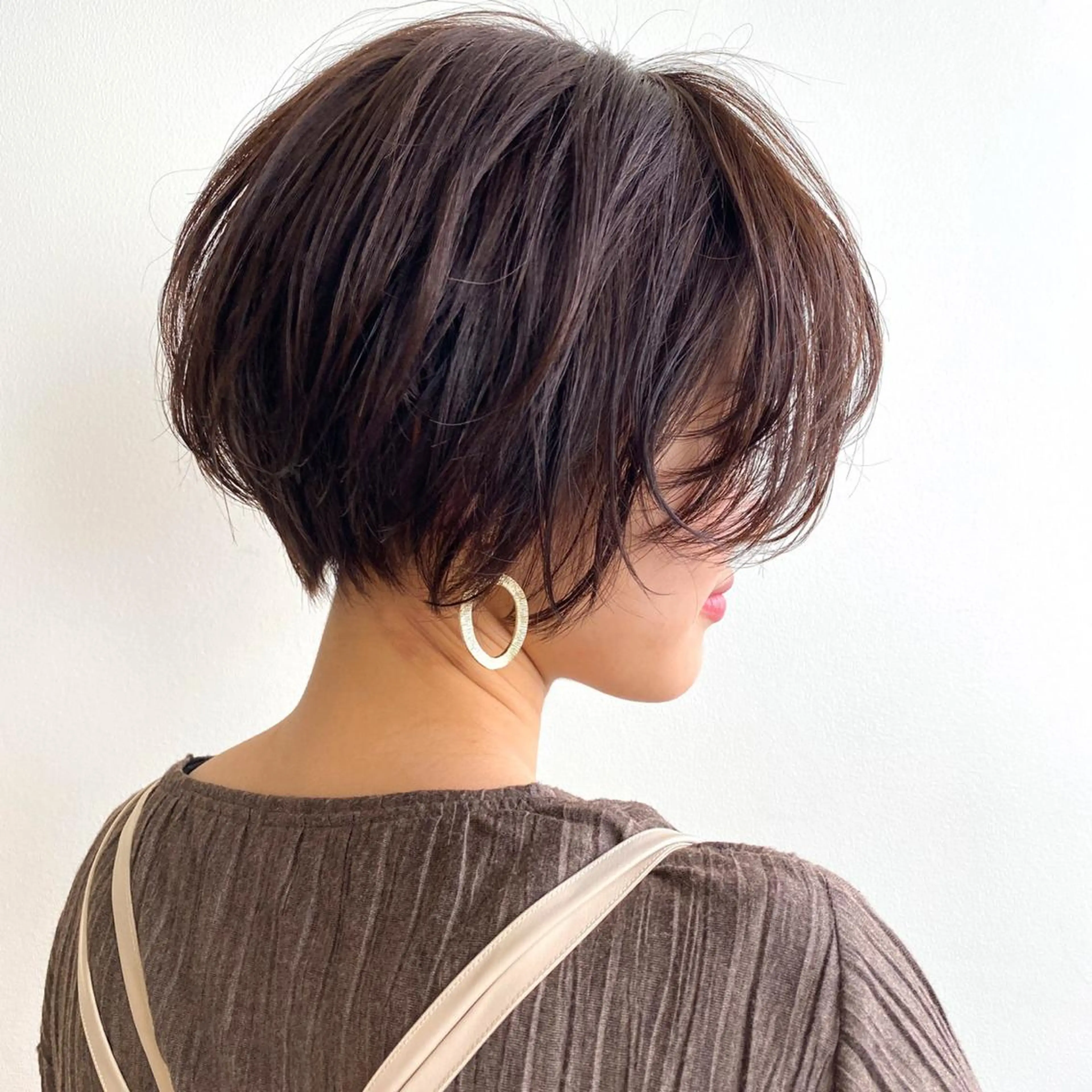 ショート カラー レイヤー／似合わせ TAKUYAのヘアスタイル