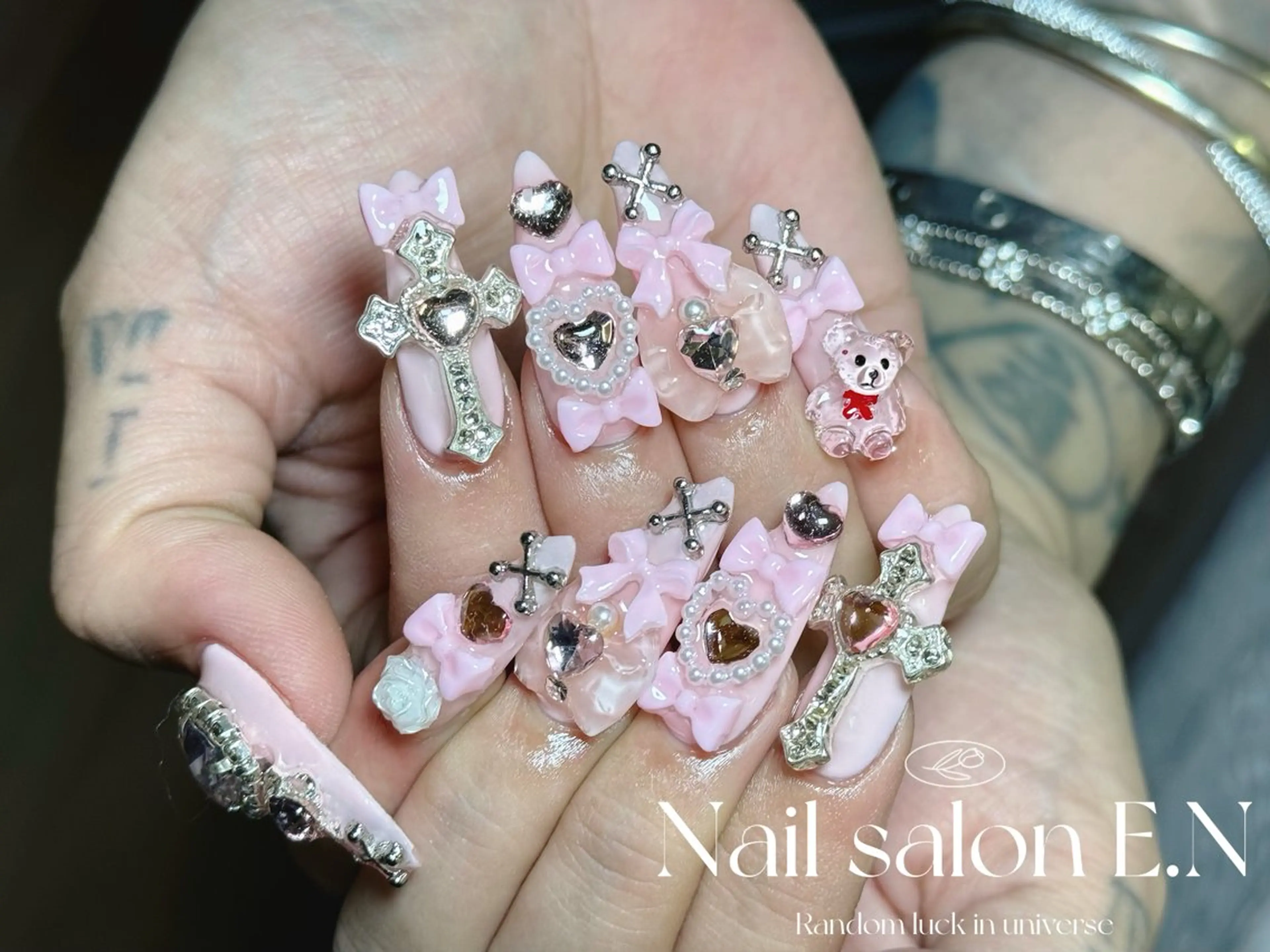 ネイル アートネイル オーロラネイル ブラウン クリアネイル フレンチネイル ハンドネイル E.N🦋 長さ出し/持ち込みのネイルデザイン