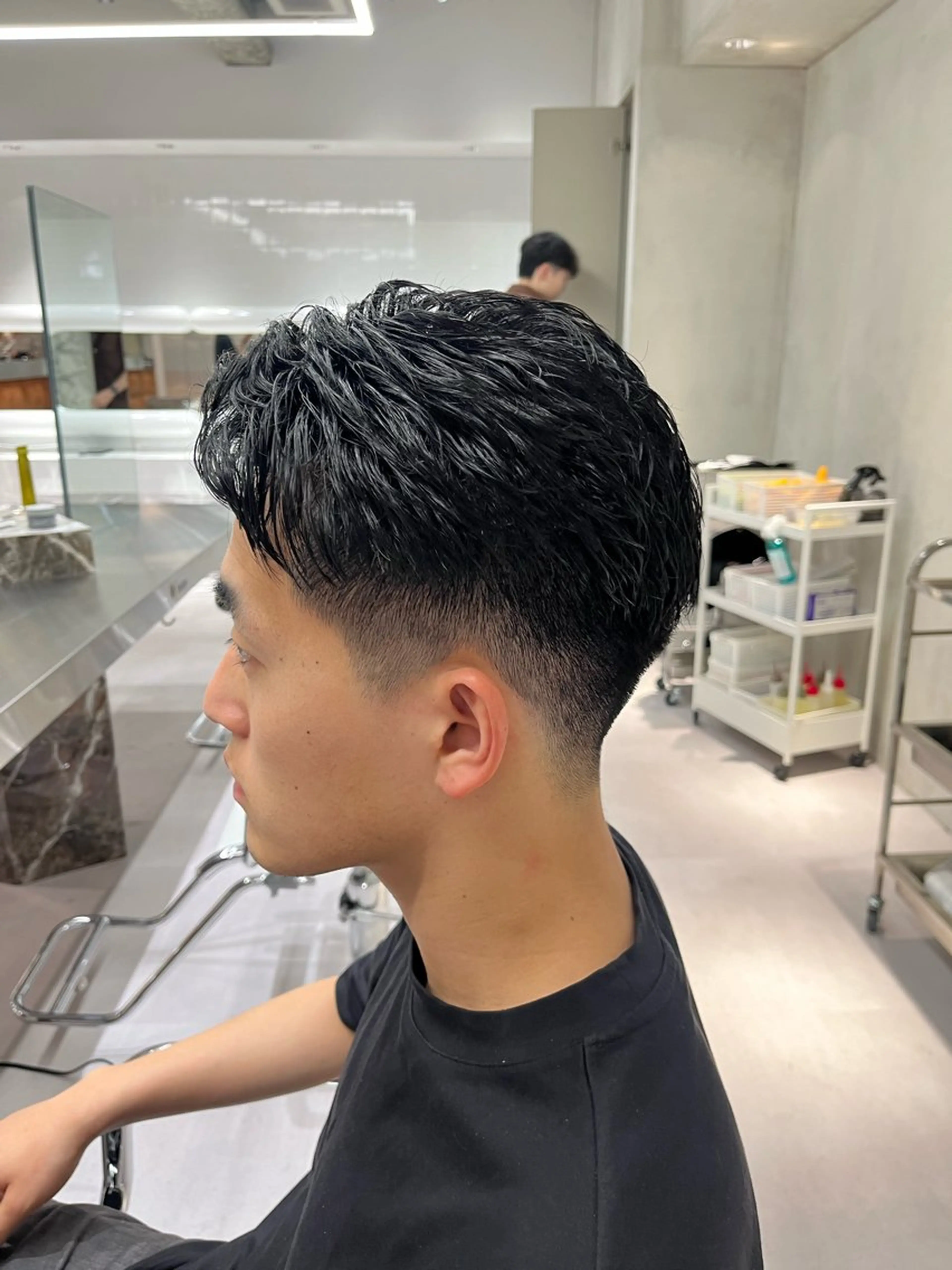 ショート メンズ ⚡メンズパーマフ ェードカットTomyのヘアスタイル