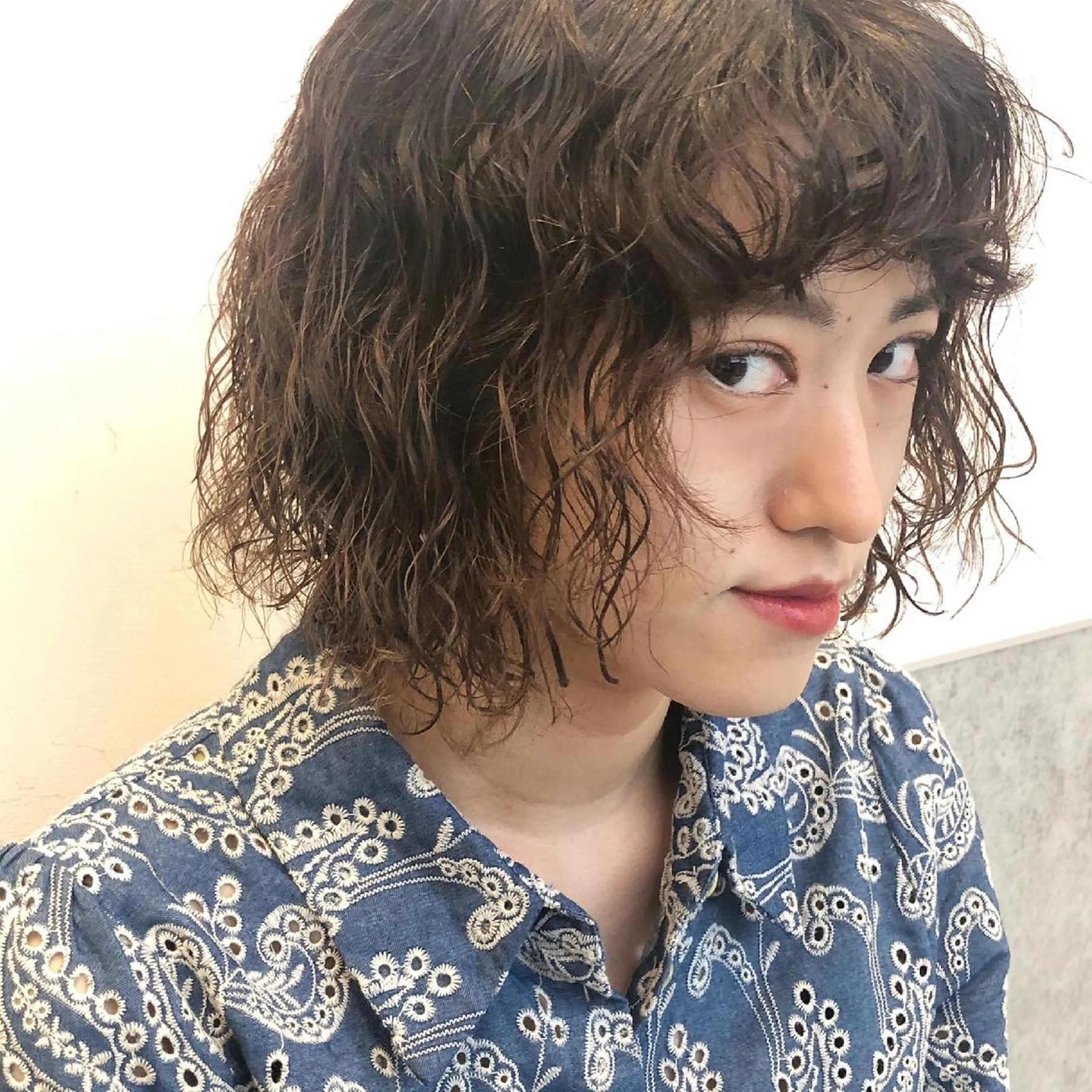 ミディアム カラー パーマ ヘアアレンジ キッズ ミディアムパーマ ブリーチ ボブ 顔周りカット オン眉 カット パーマ トリートメント stylist 🌸 kana.のヘアスタイル