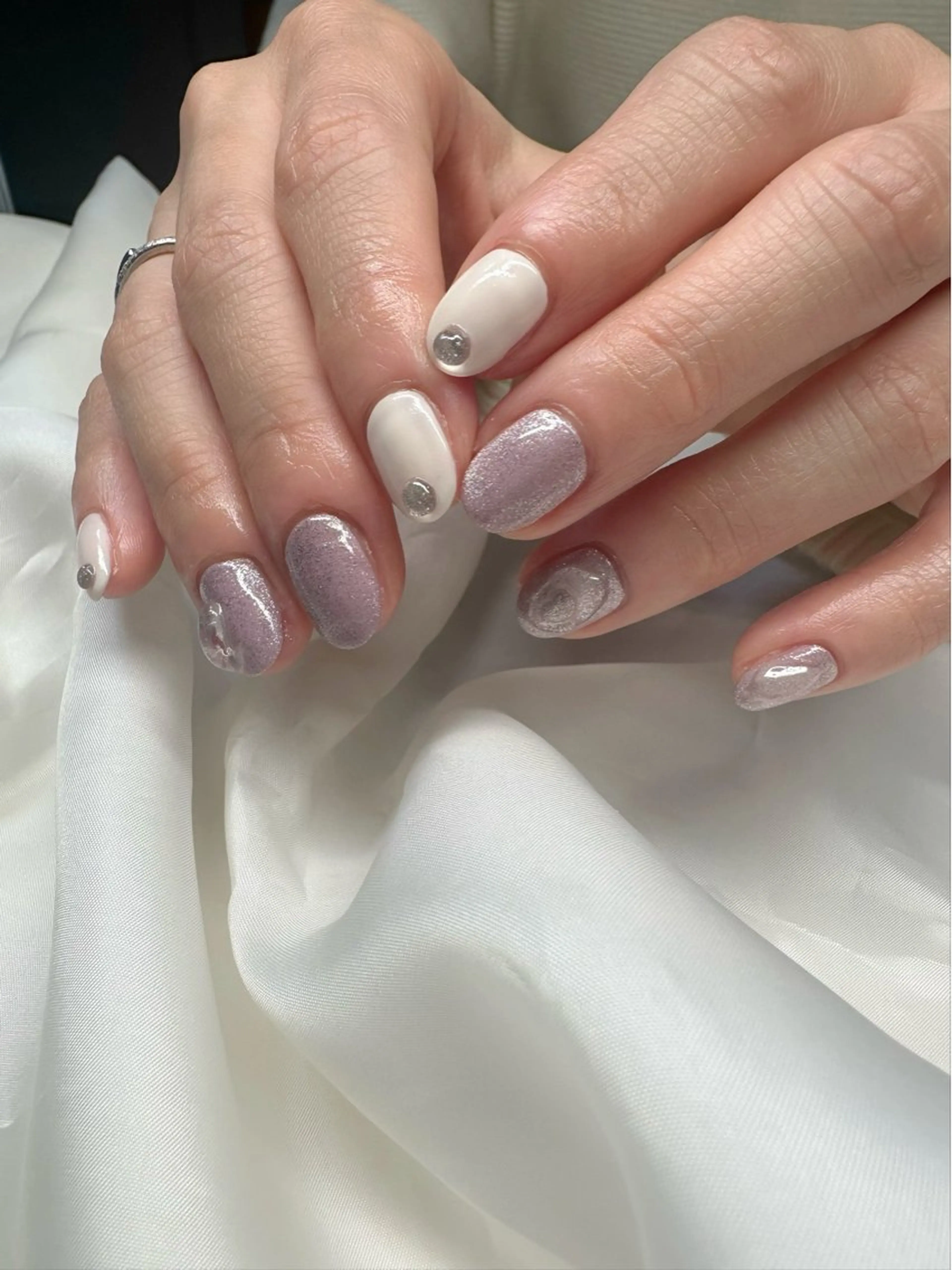 ネイル 氷ネイル・うるうるネイル キラキラネイル 韓国ネイル マグネットネイル ニュアンスネイル 🪞KAPE NAIL 🪞のネイルデザイン