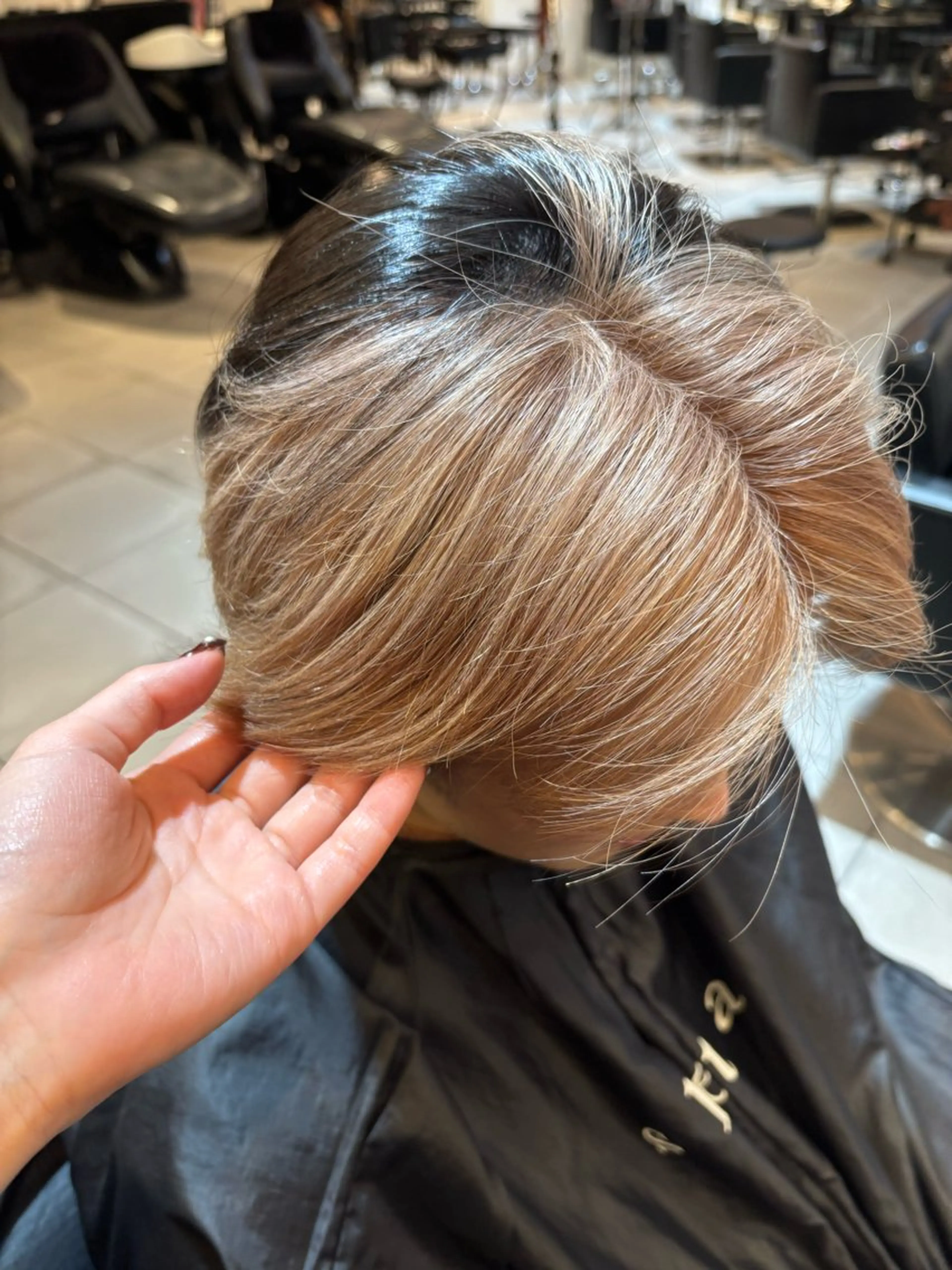 ショート ヘアカラー 🐏Yuna＊透明感 ハイトーンカラー✨のヘアスタイル