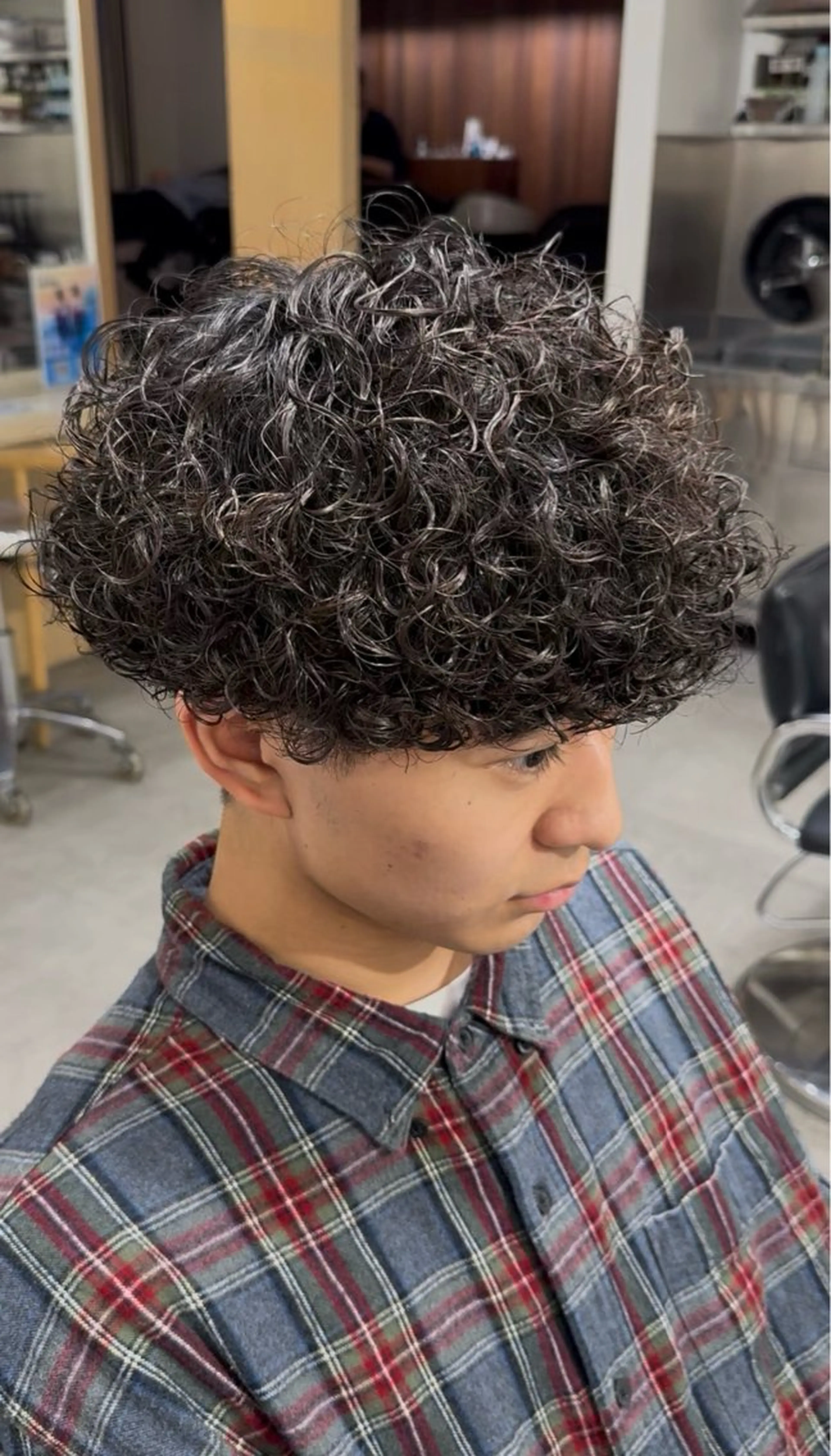 メンズ新規限定価格✂️当店スタイリストカット➕ハードスパイラル(プードル🐩)パーマ➕トリートメントの写真