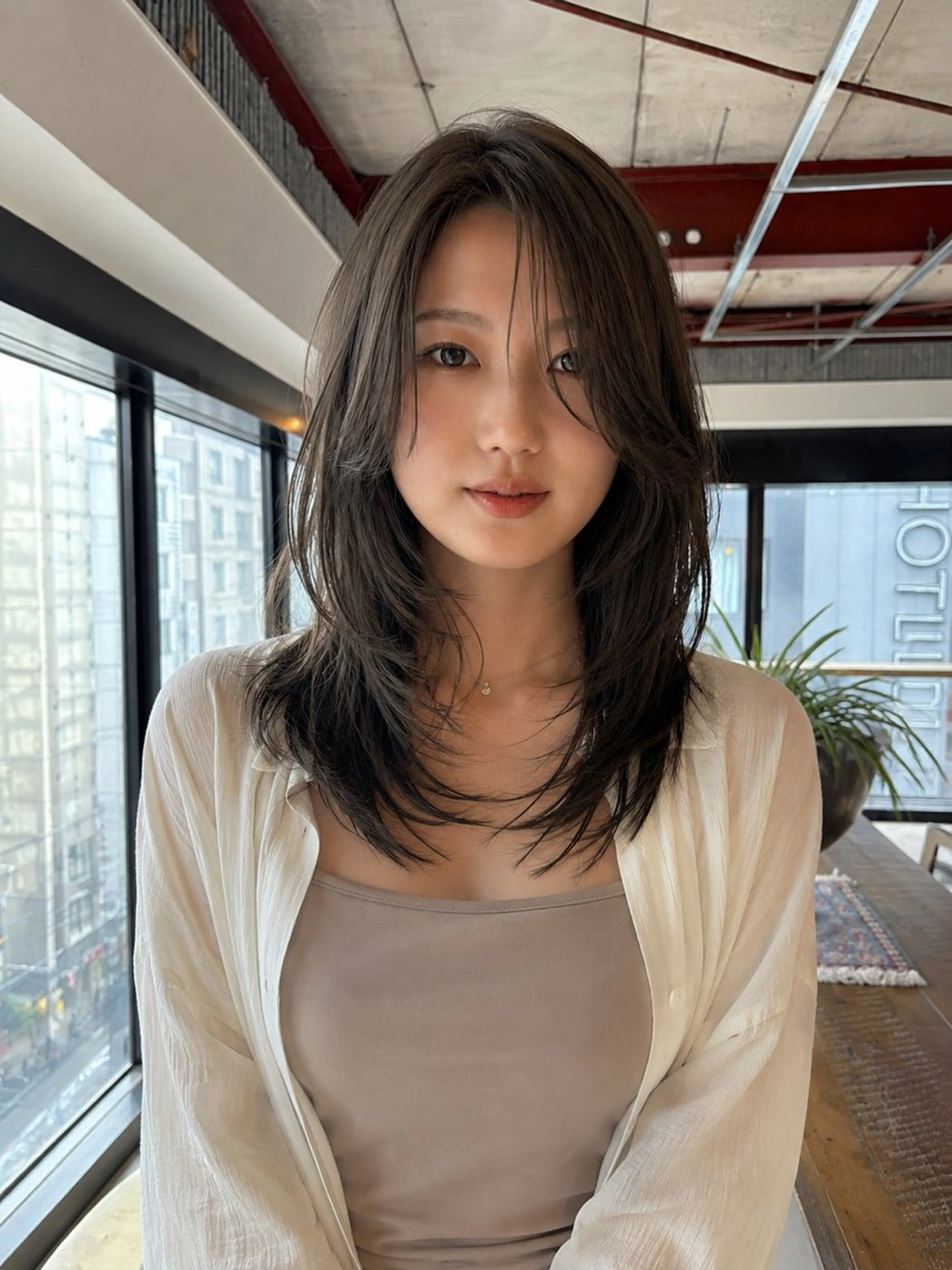 ミディアム カラー カット ヘアカラー トリートメント レイヤー ハイトーン/YUTOのヘアスタイル