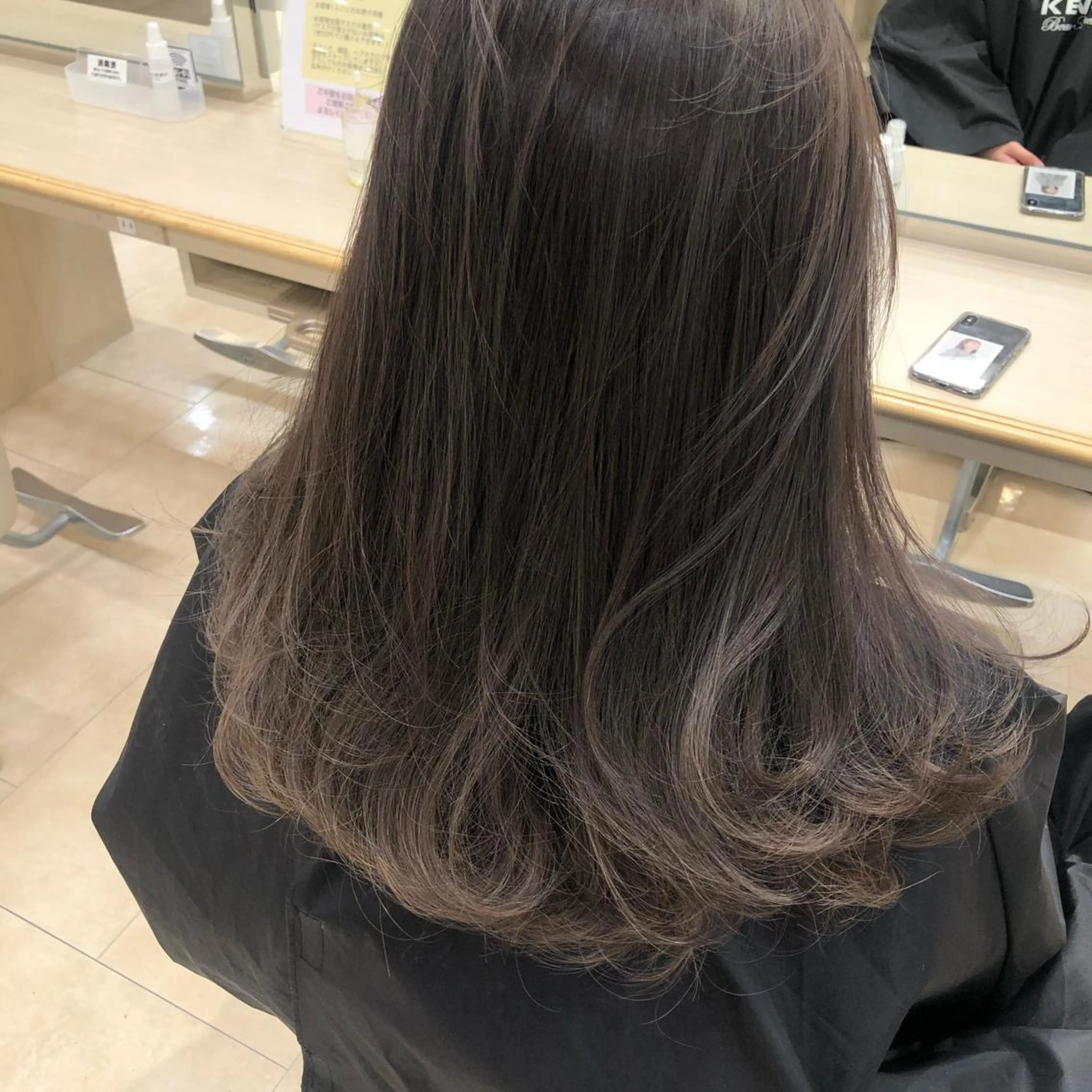 ロング カラー ブリーチ 透明感カラー グレージュ ハイライトカラー ハイライト ヘアカラー トリートメント 盛れるレイヤーカット 得意🌹井上美沙のヘアスタイル