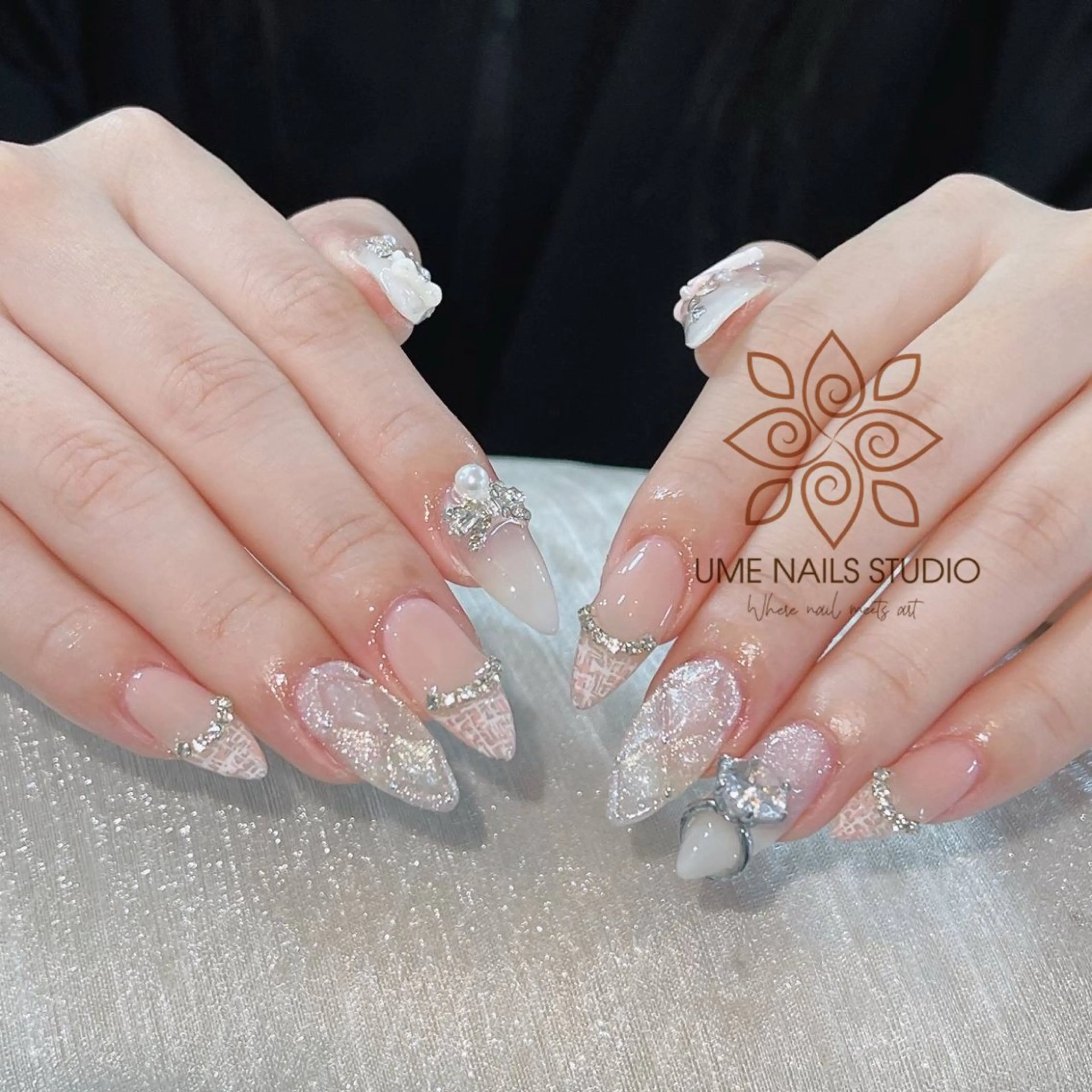 ネイル チークネイル クリアネイル ガーリー キラキラネイル 韓国ネイル Ume Nail Studioのネイルデザイン