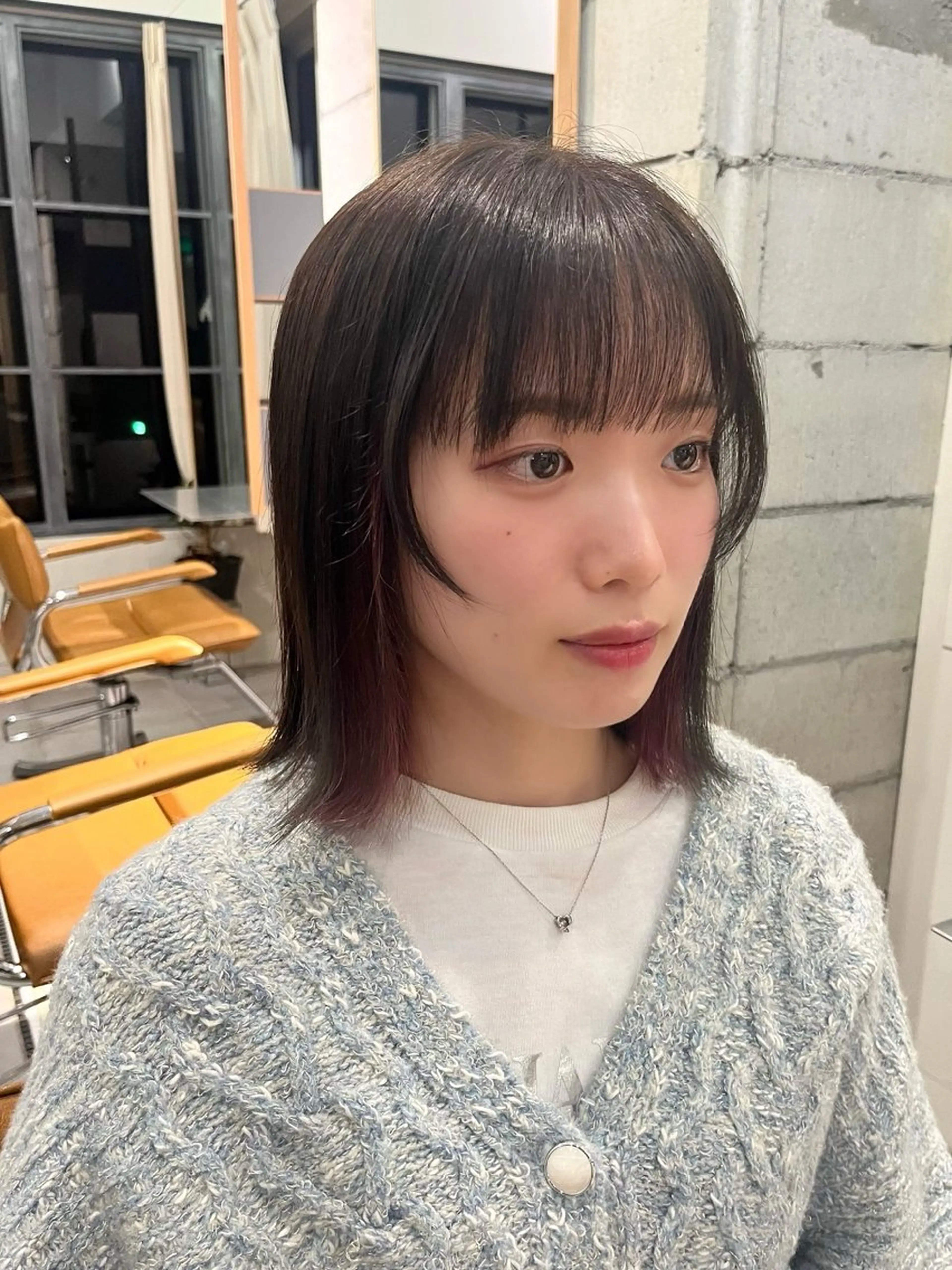 ミディアム カラー ベージュカラー ブラウンカラー くすみカラー/海外 レイヤー/ ローレンのヘアスタイル