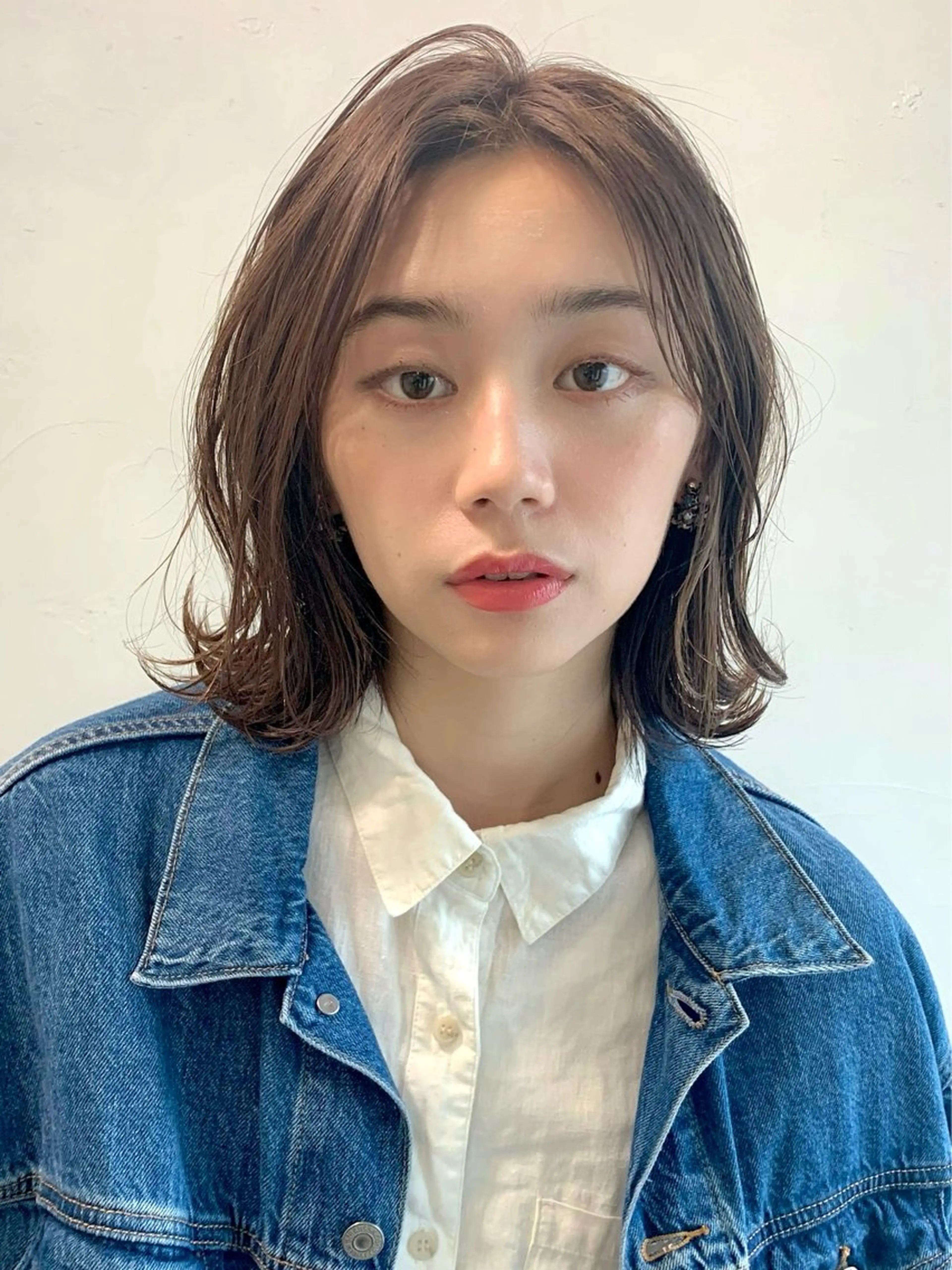 セミロング 米澤 由衣のヘアスタイル