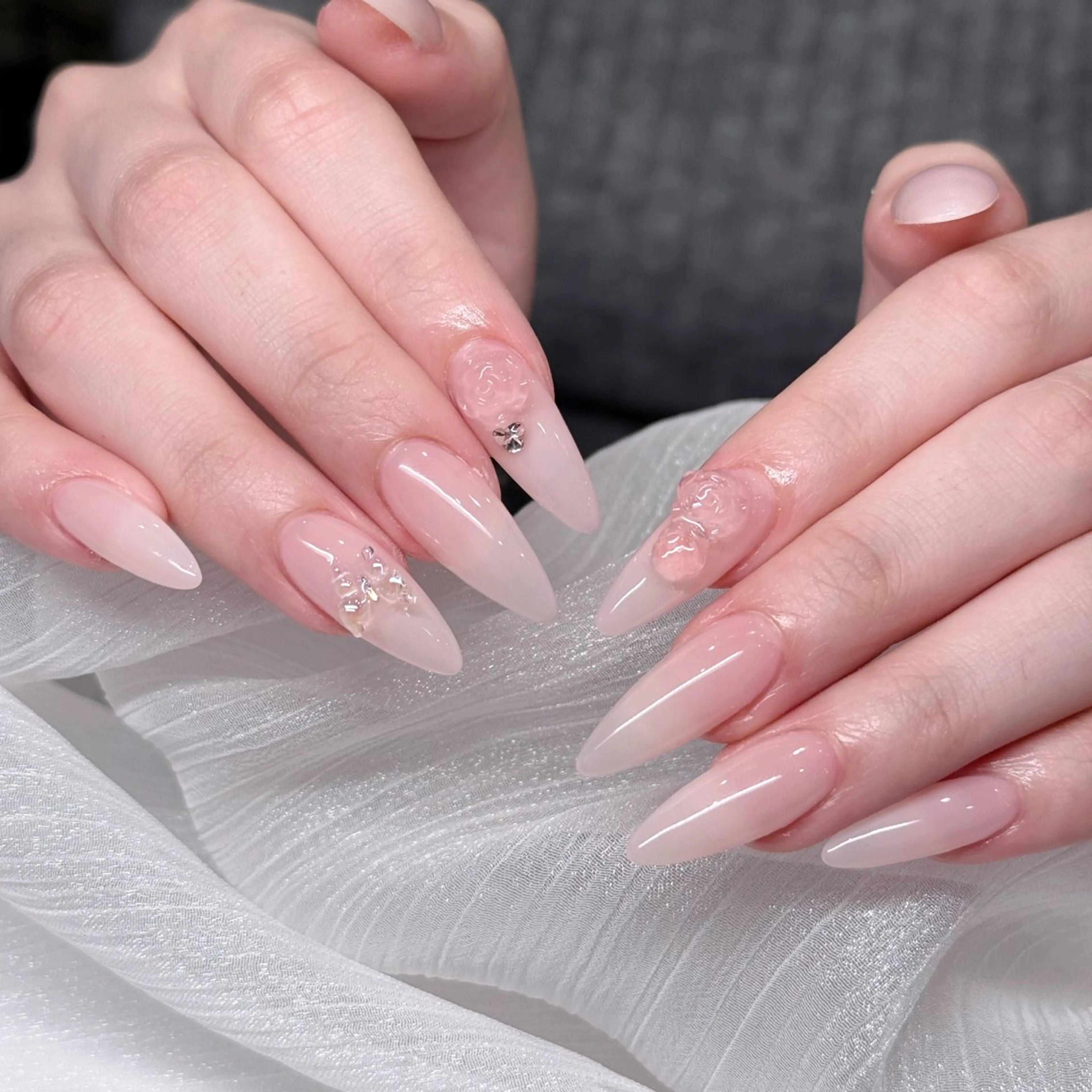 ネイル オーロラネイル ブルー チークネイル フットネイル フレンチネイル ハンドネイル JAN 168 池袋のネイルデザイン