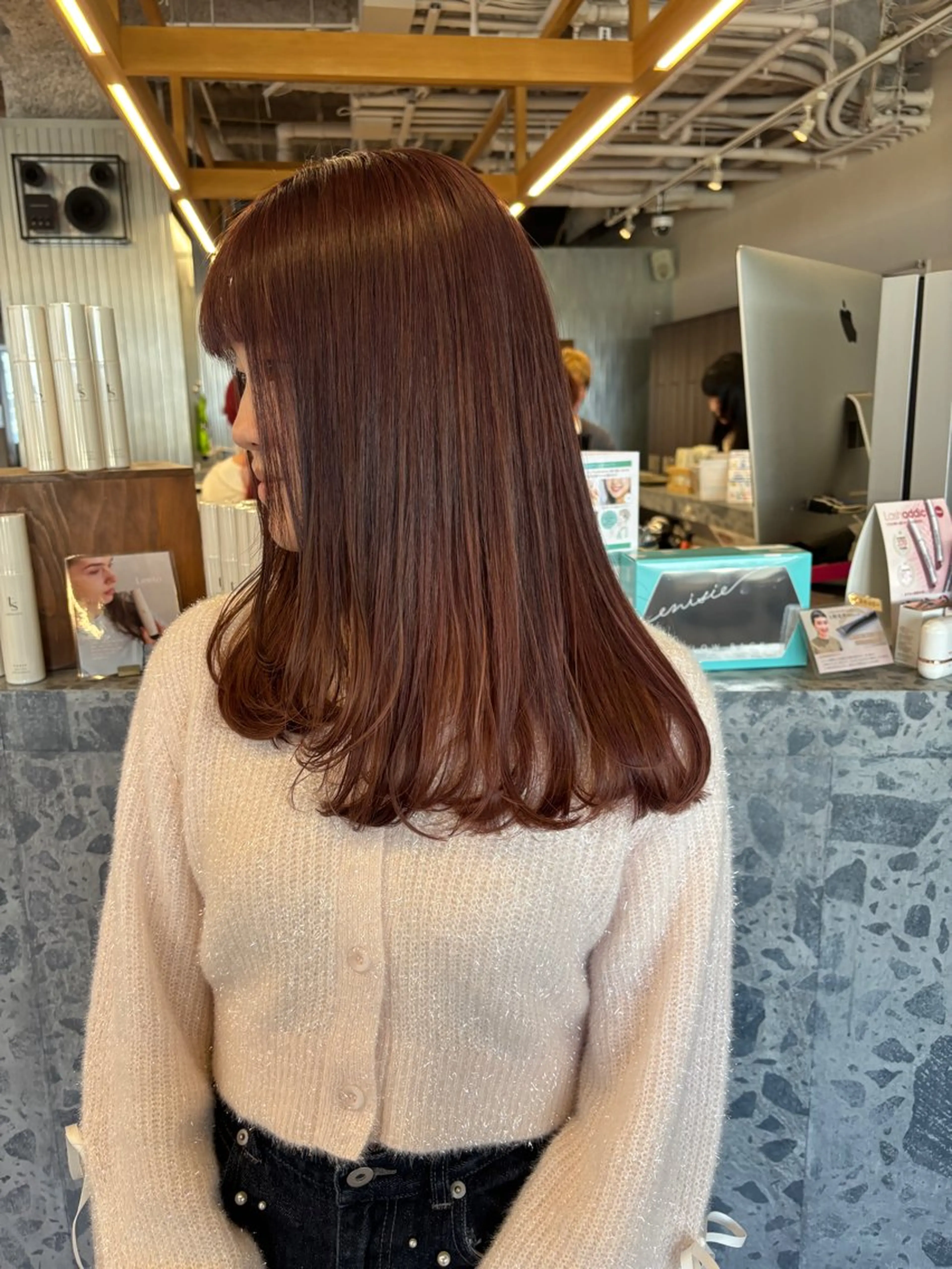 セミロング ピンクブラウン 顔周りカット レイヤーカット 🌼透明感カラー/マ ンツーマン/有沙🌼のヘアスタイル