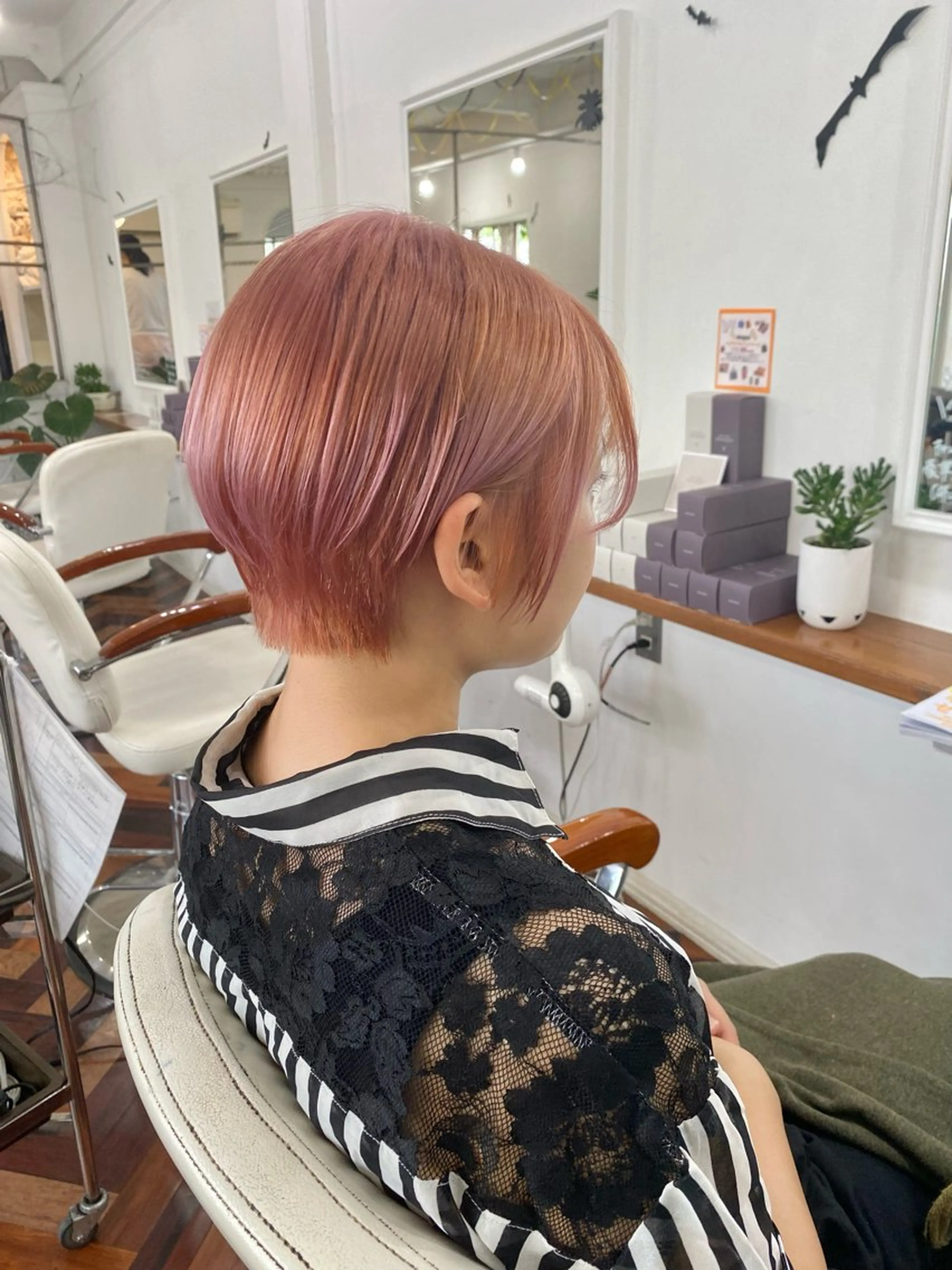 ショート カラー ピンクカラー ヘアカラー Kazaoka Saraのヘアスタイル