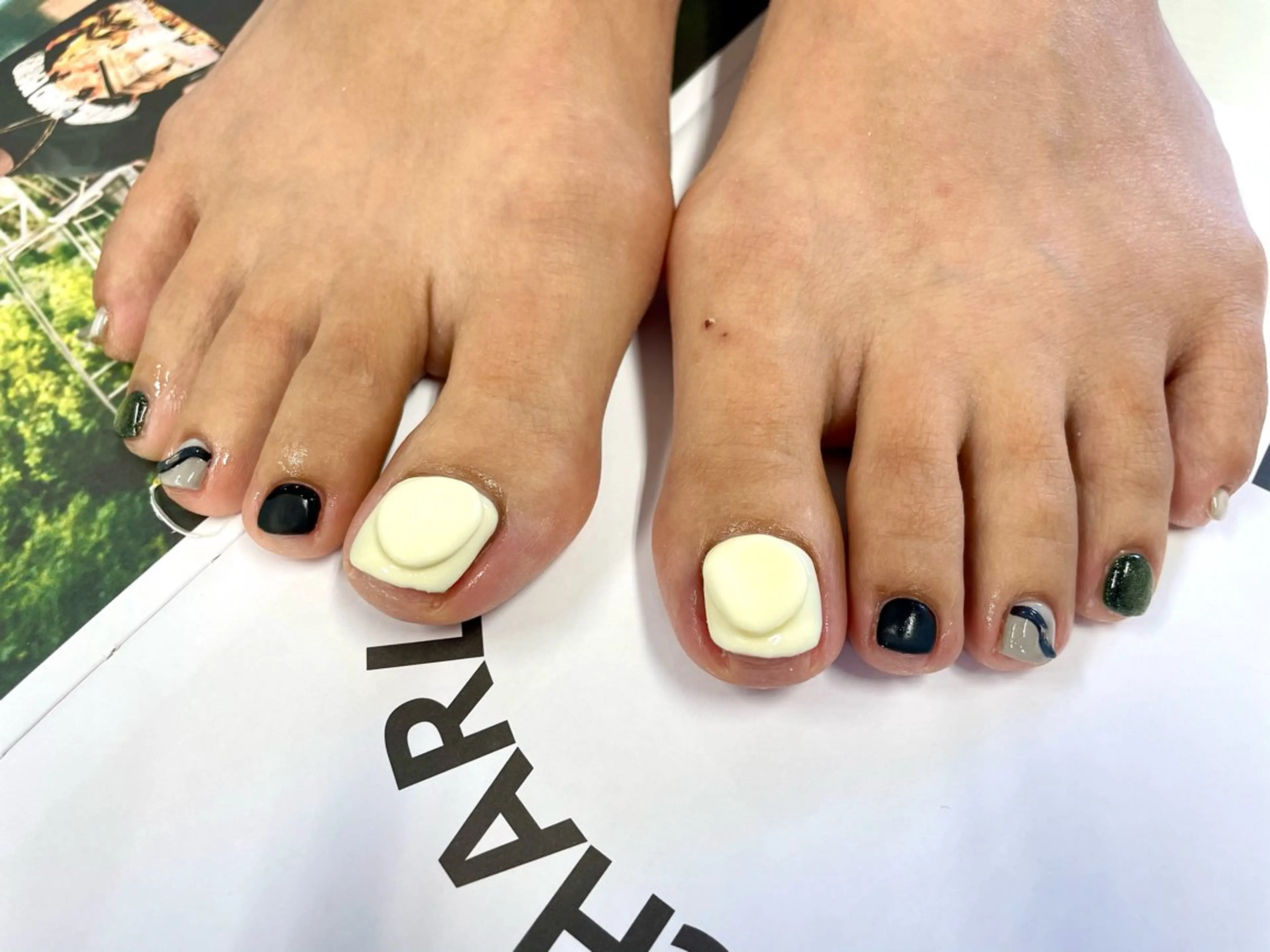 ネイル フットネイル ジェルネイル ぷっくりネイル フットネイル tsumeasobi所属・tsumeasobi 🪬macoのネイルデザイン