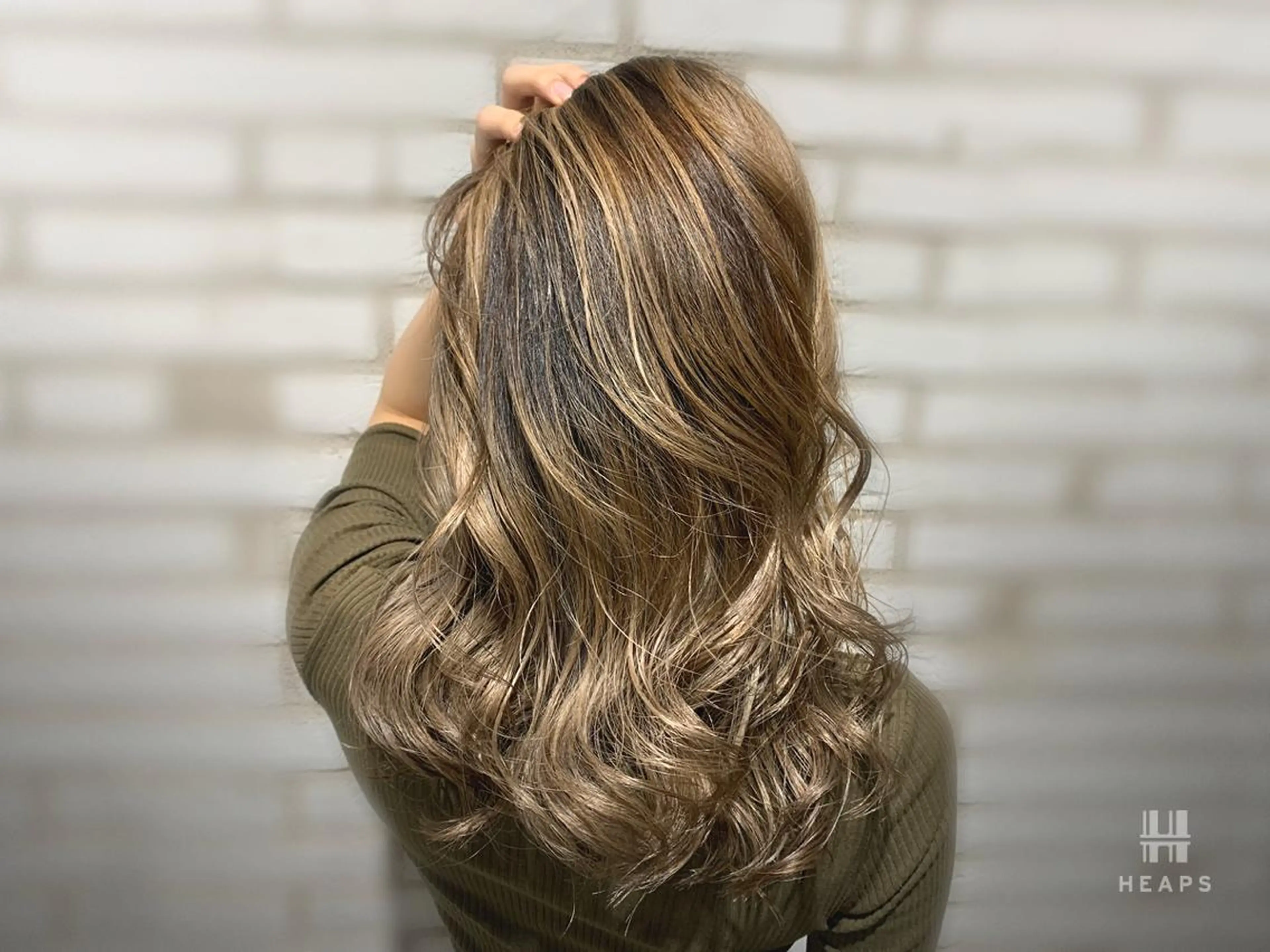 火曜日10時​〜​12時限定★ブリーチ込みデザインカラー　　【グラデーションカラー】モデル料金につき写真撮影込みです。の写真